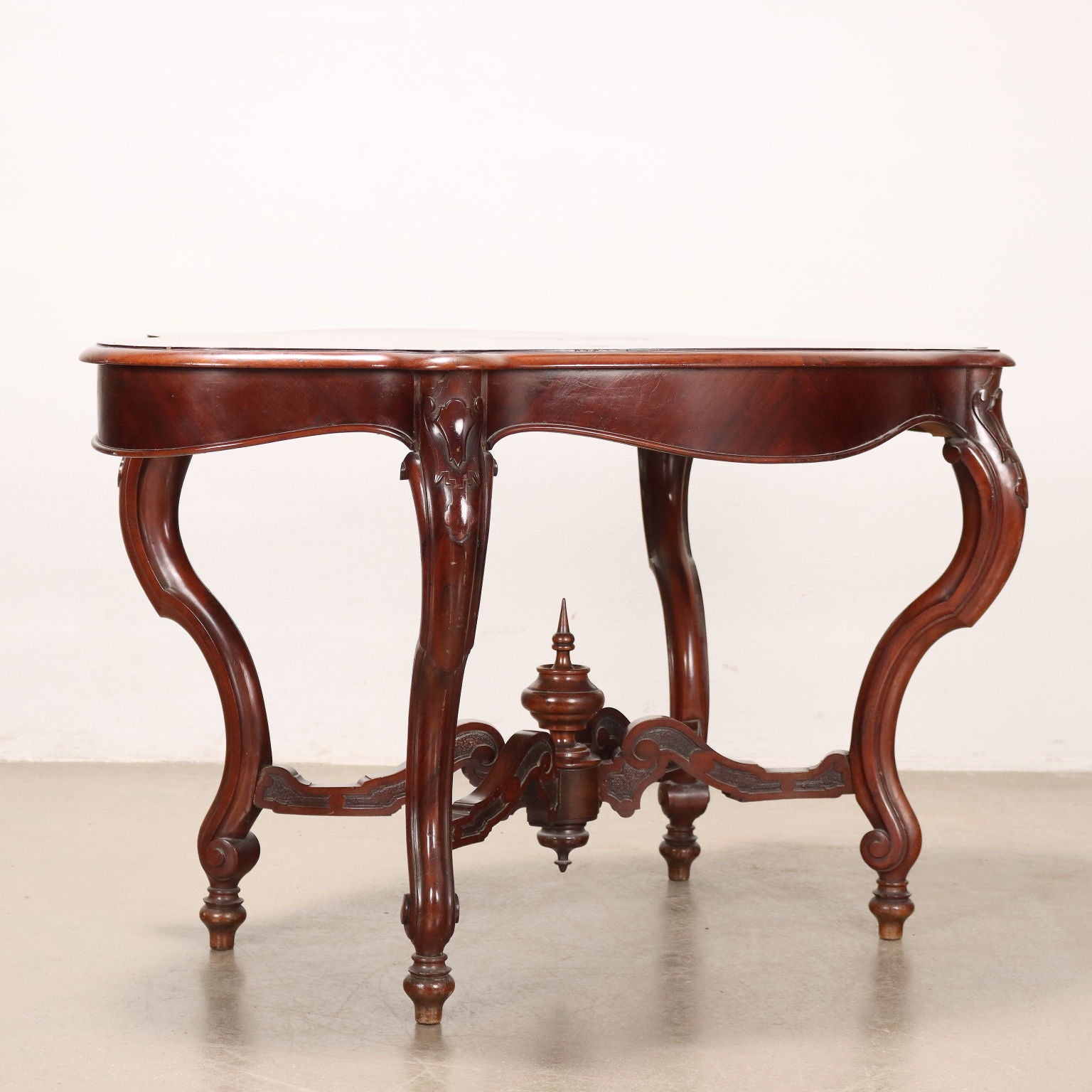  | Antiques  Side & Coffee Tables