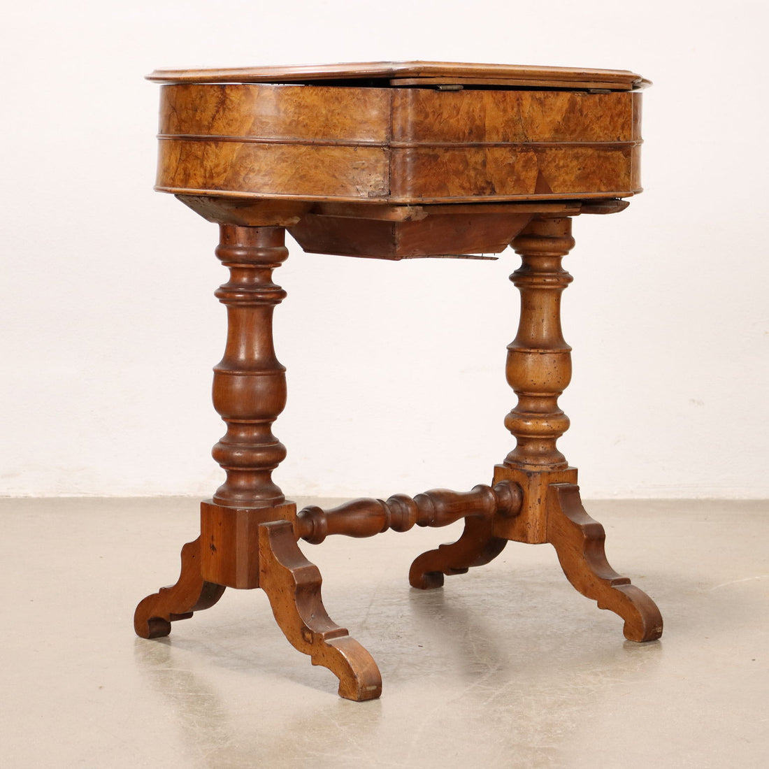 | Antiques  Side & Coffee Tables
