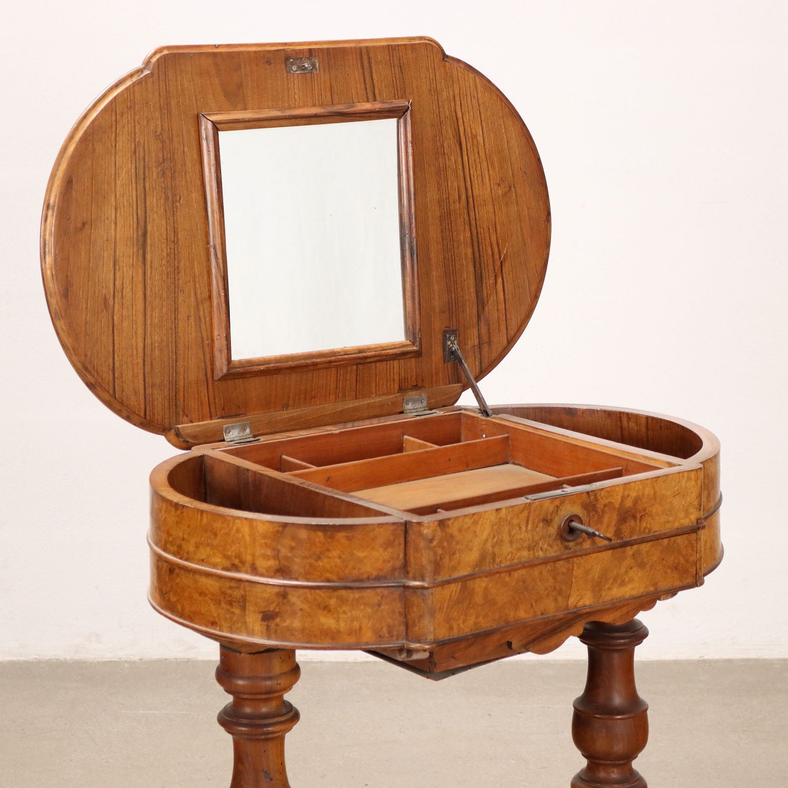  | Antiques  Side & Coffee Tables