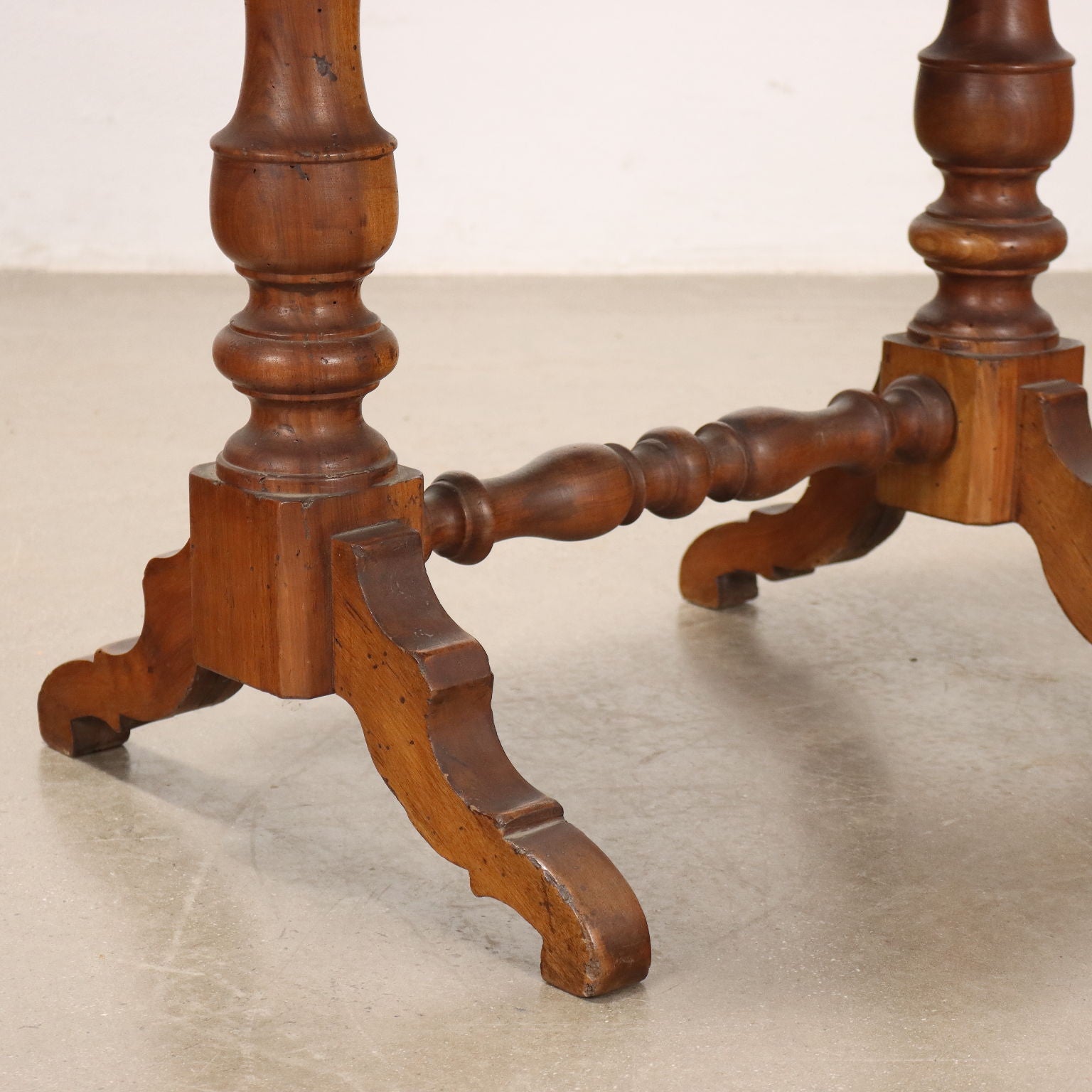  | Antiques  Side & Coffee Tables