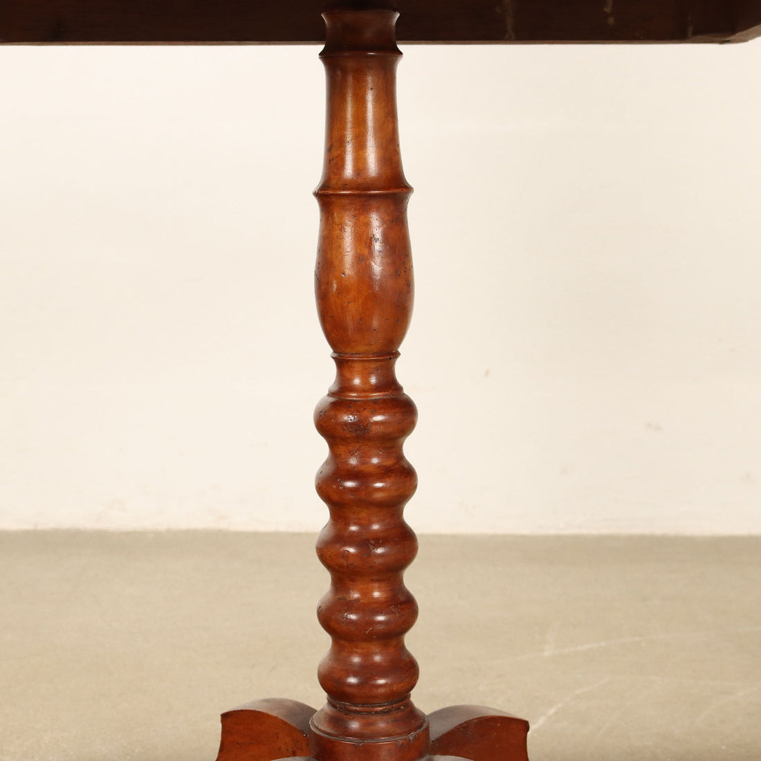  | Antiques  Side & Coffee Tables