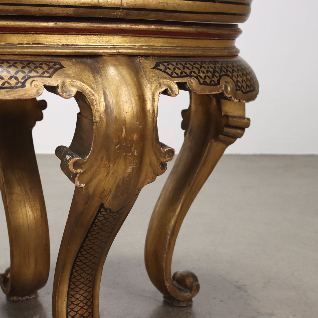  | Antiques  Side & Coffee Tables