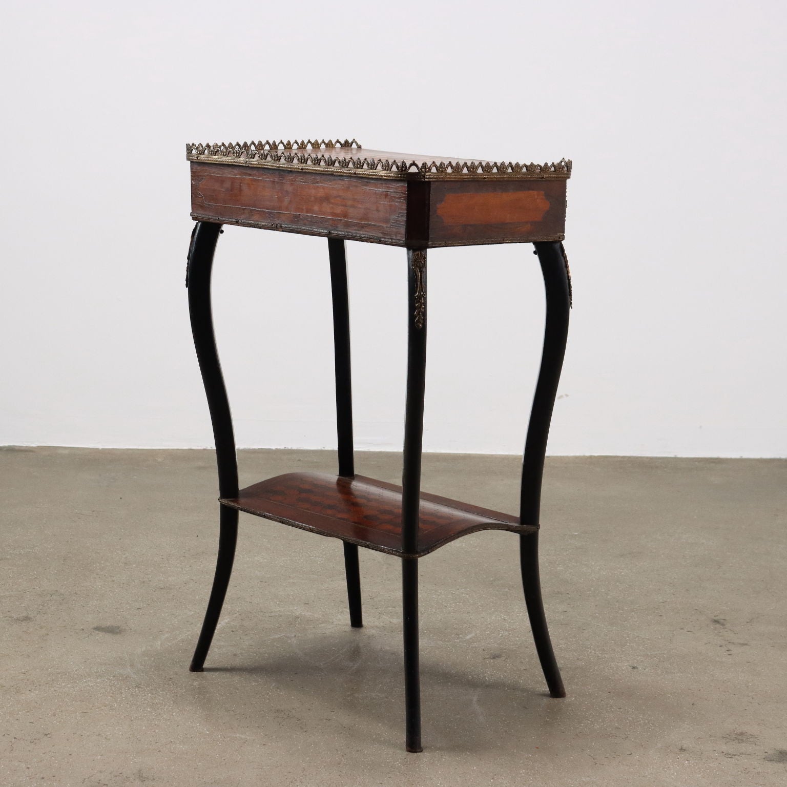  | Antiques  Side & Coffee Tables