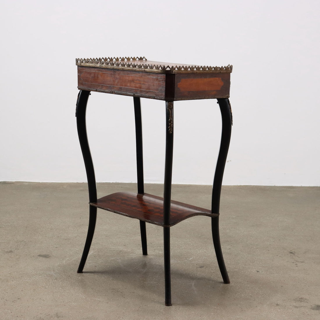  | Antiques  Side & Coffee Tables