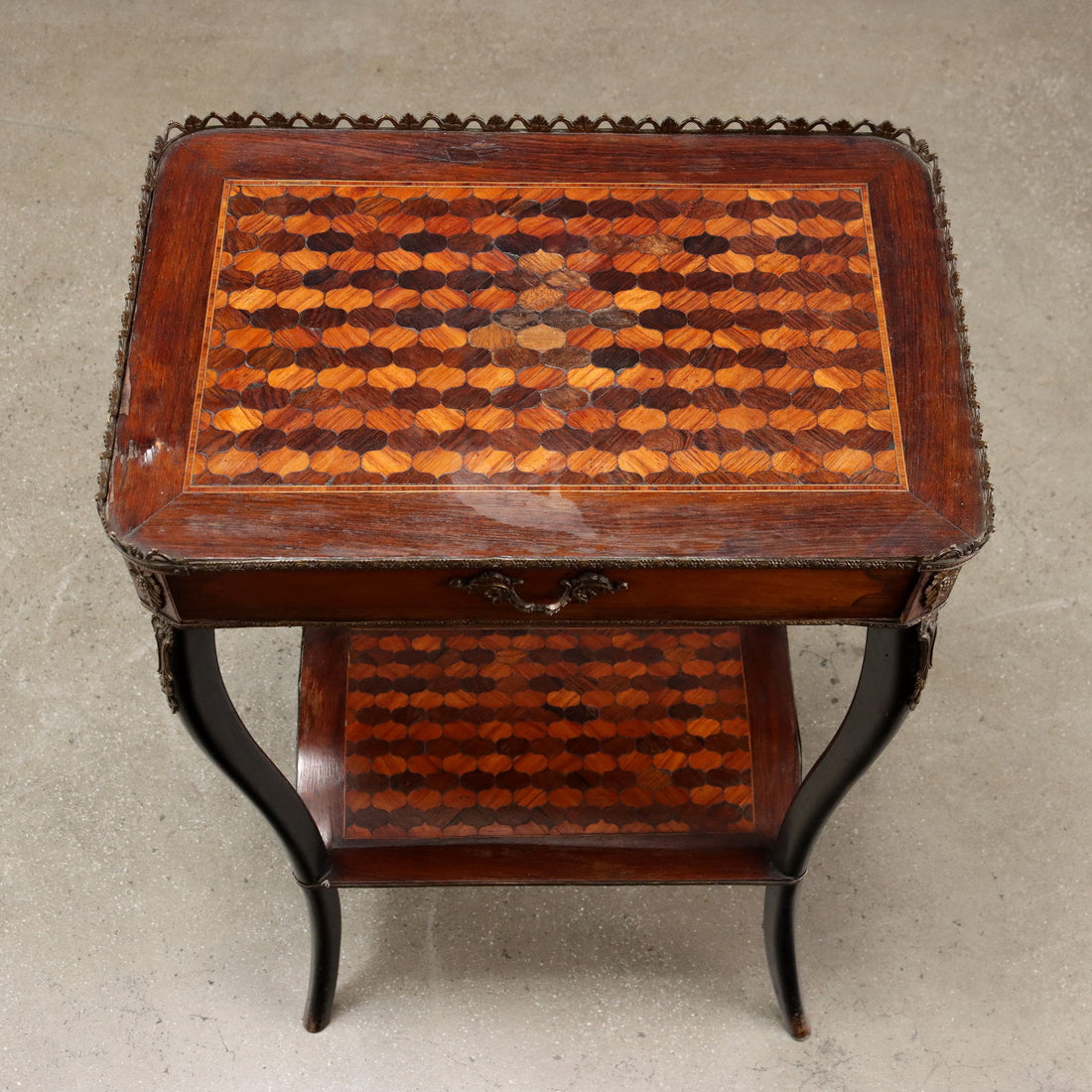  | Antiques  Side & Coffee Tables