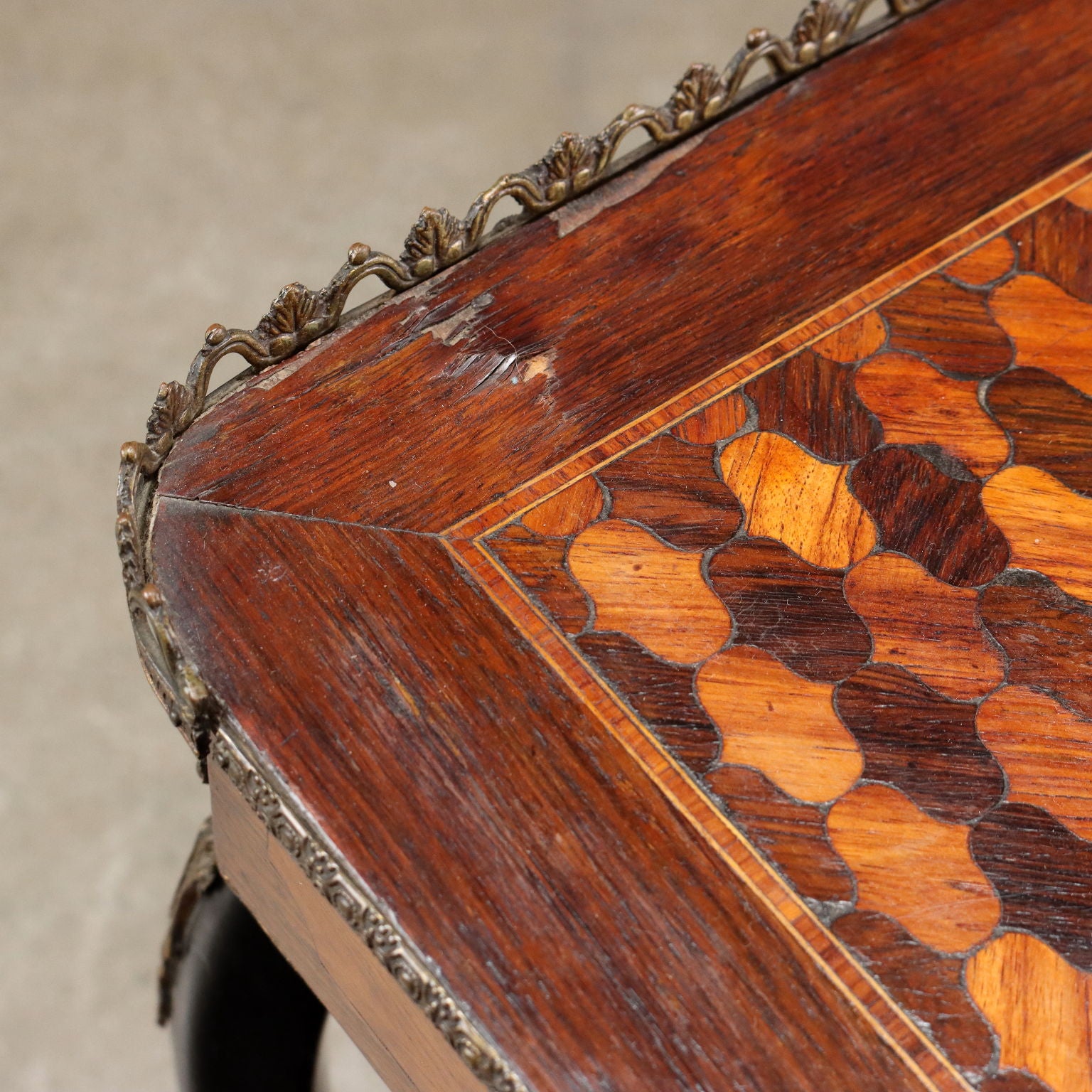  | Antiques  Side & Coffee Tables