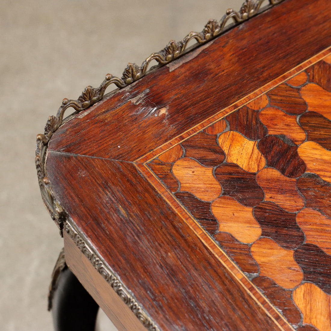  | Antiques  Side & Coffee Tables