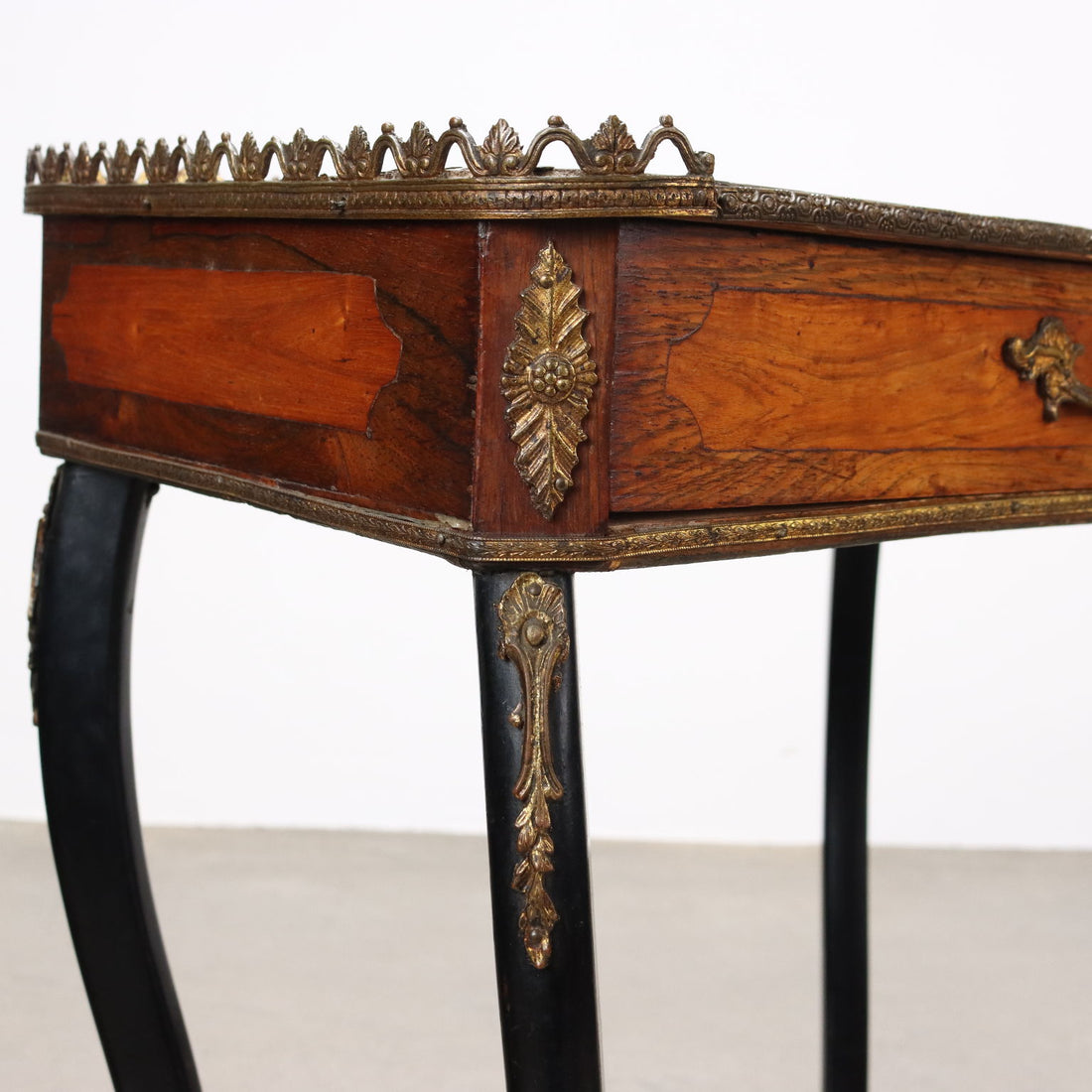  | Antiques  Side & Coffee Tables