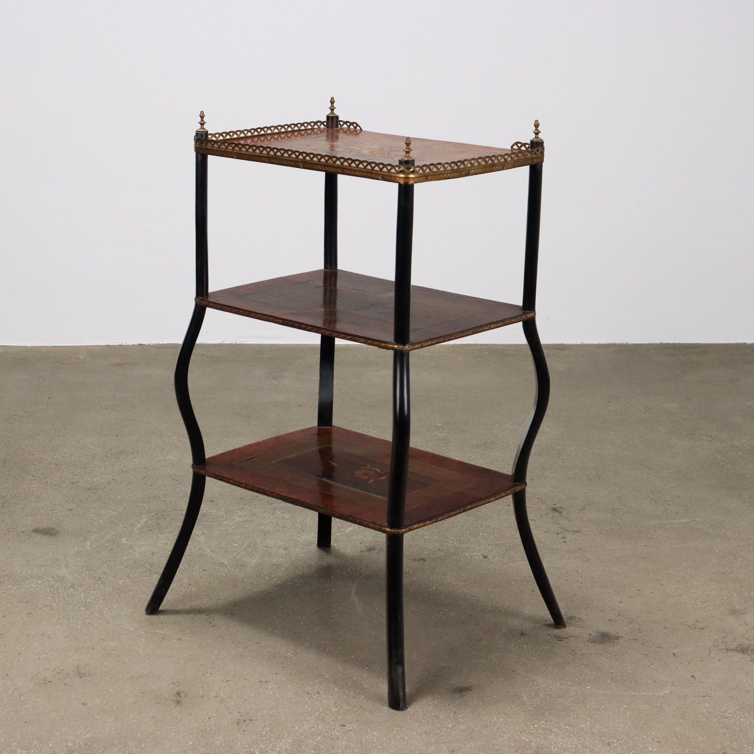  | Antiques  Side & Coffee Tables