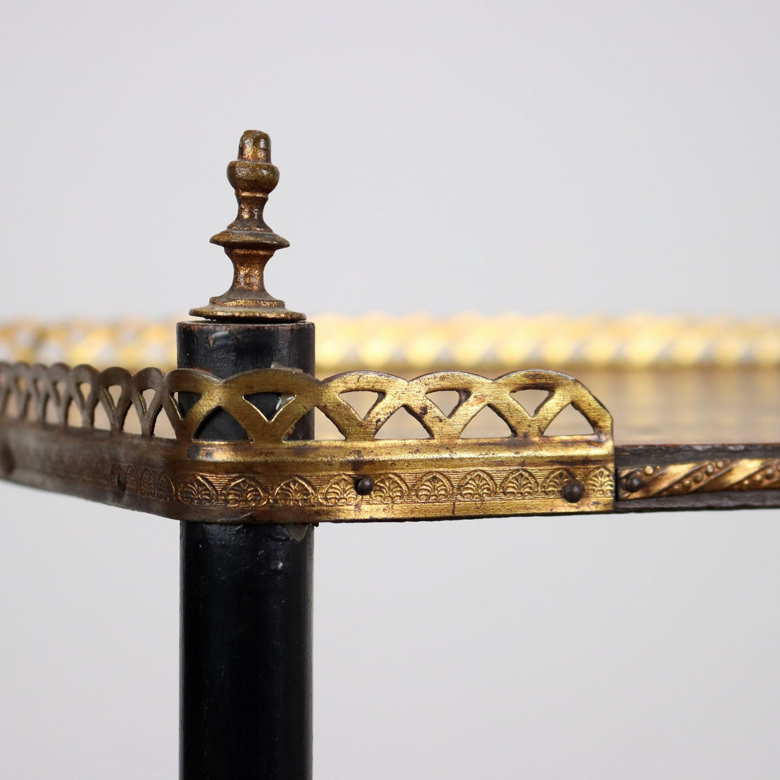  | Antiques  Side & Coffee Tables