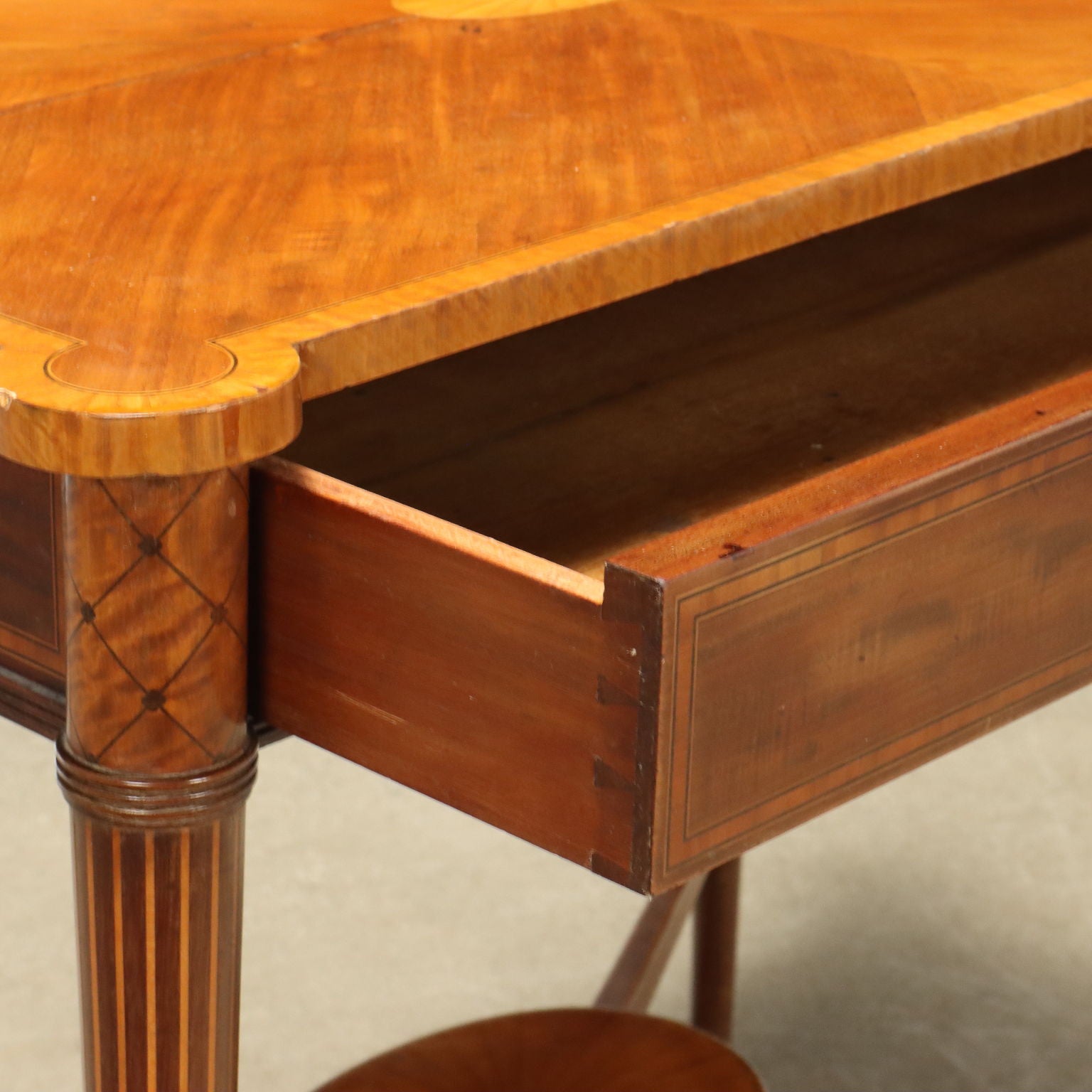  | Antiques  Side & Coffee Tables