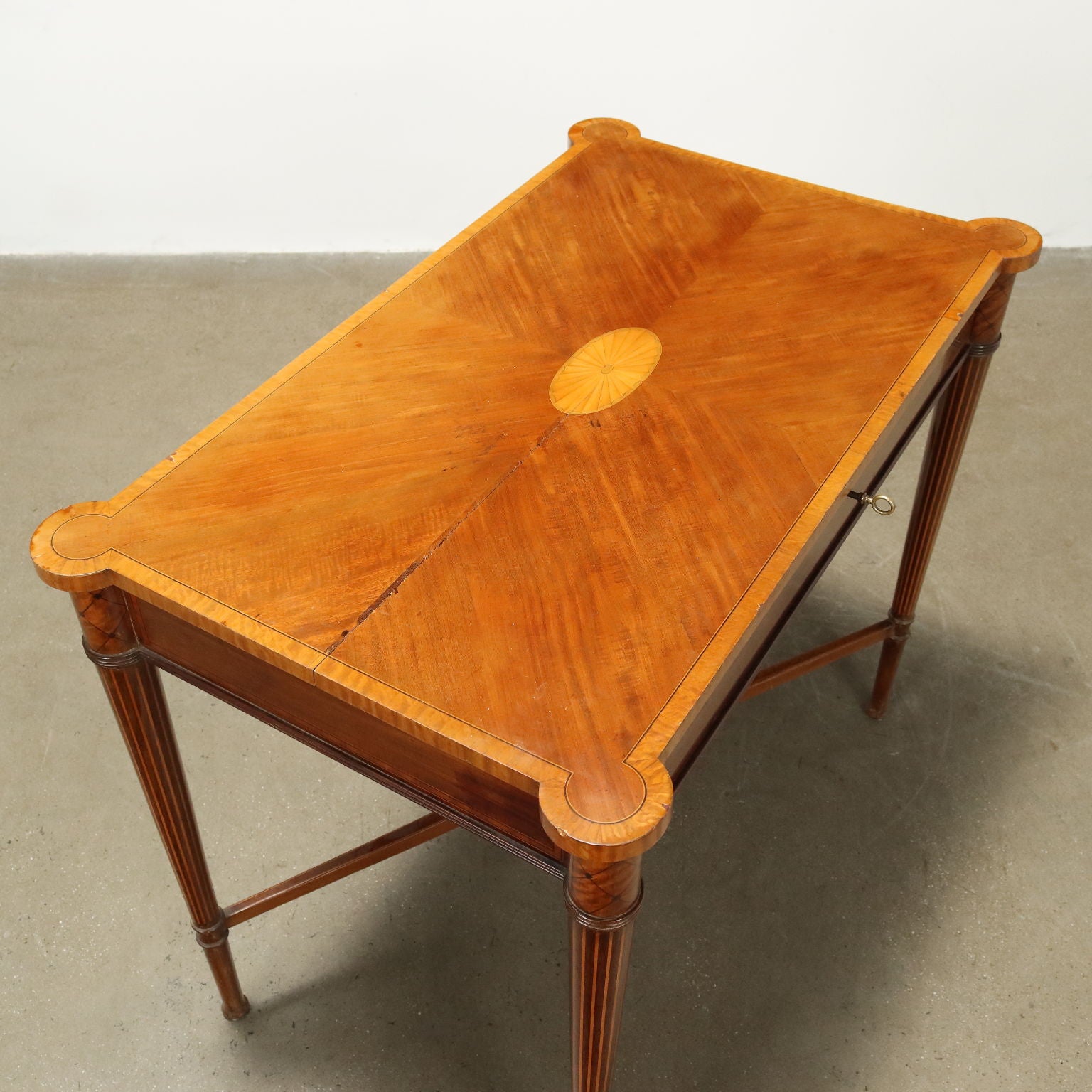  | Antiques  Side & Coffee Tables