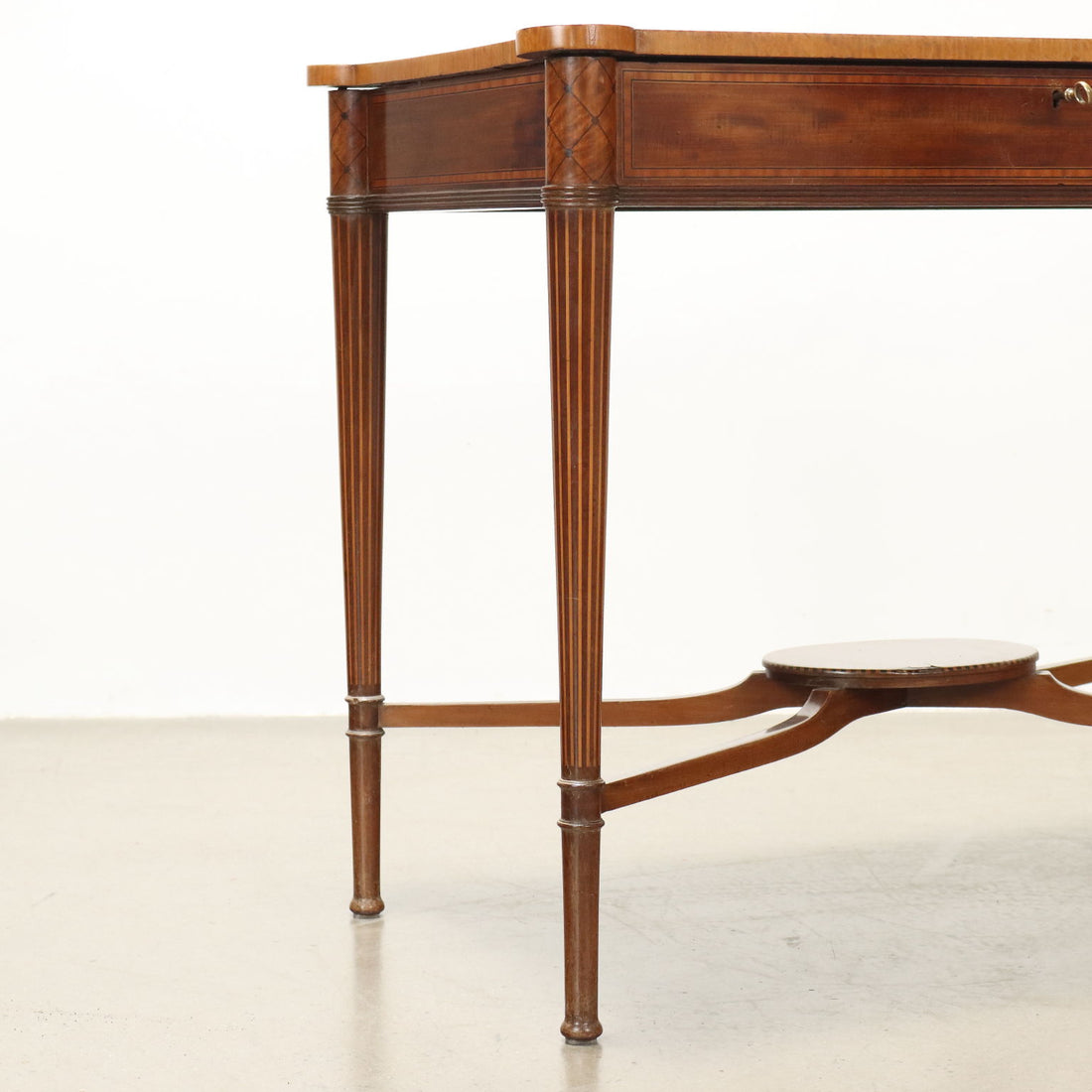  | Antiques  Side & Coffee Tables