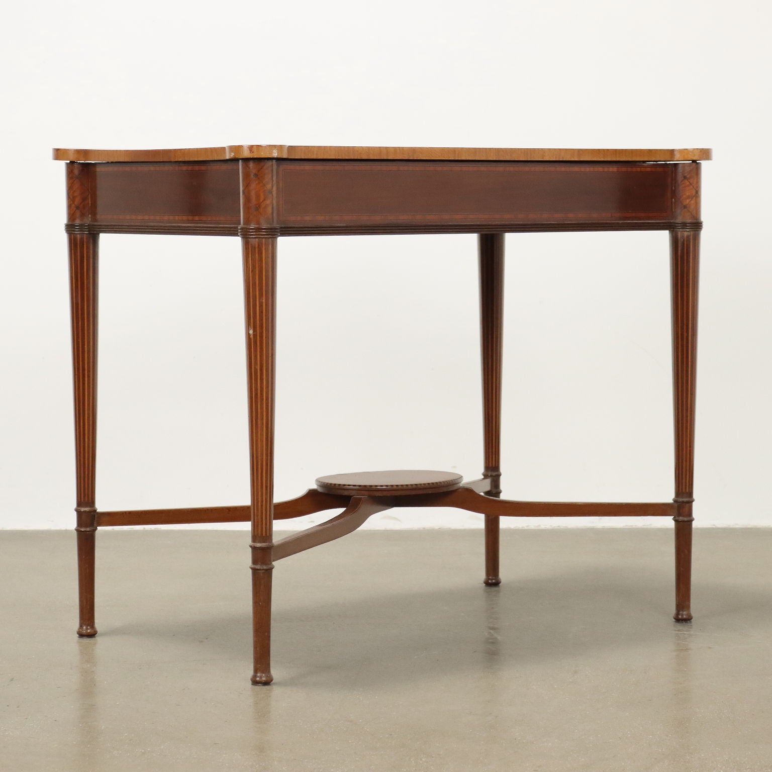  | Antiques  Side & Coffee Tables