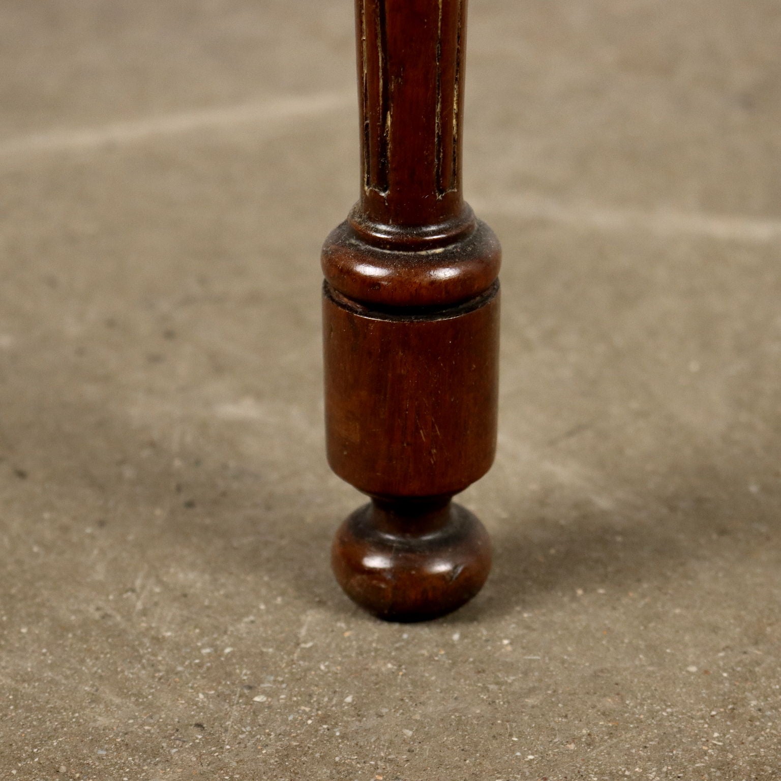  | Antiques  Side & Coffee Tables