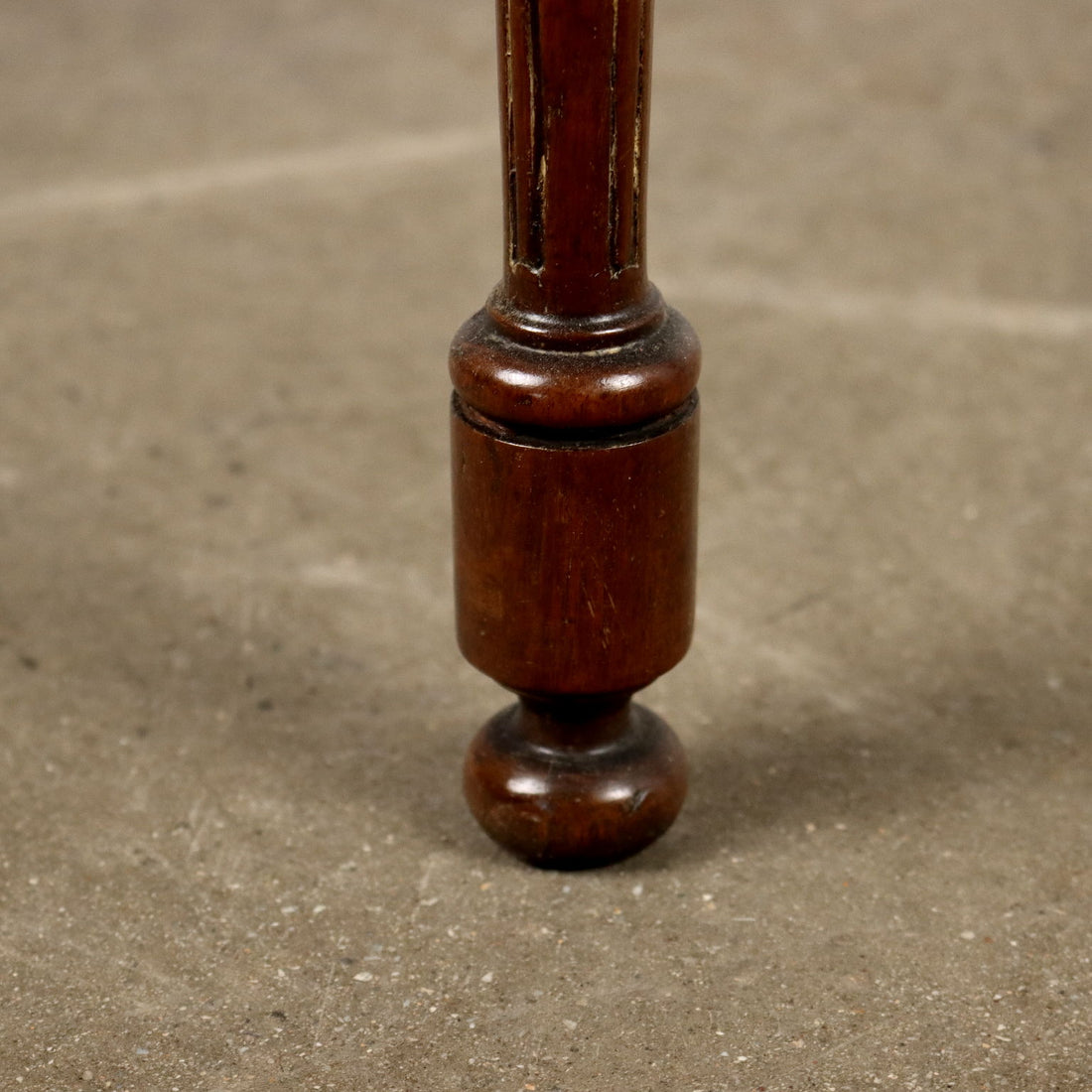  | Antiques  Side & Coffee Tables