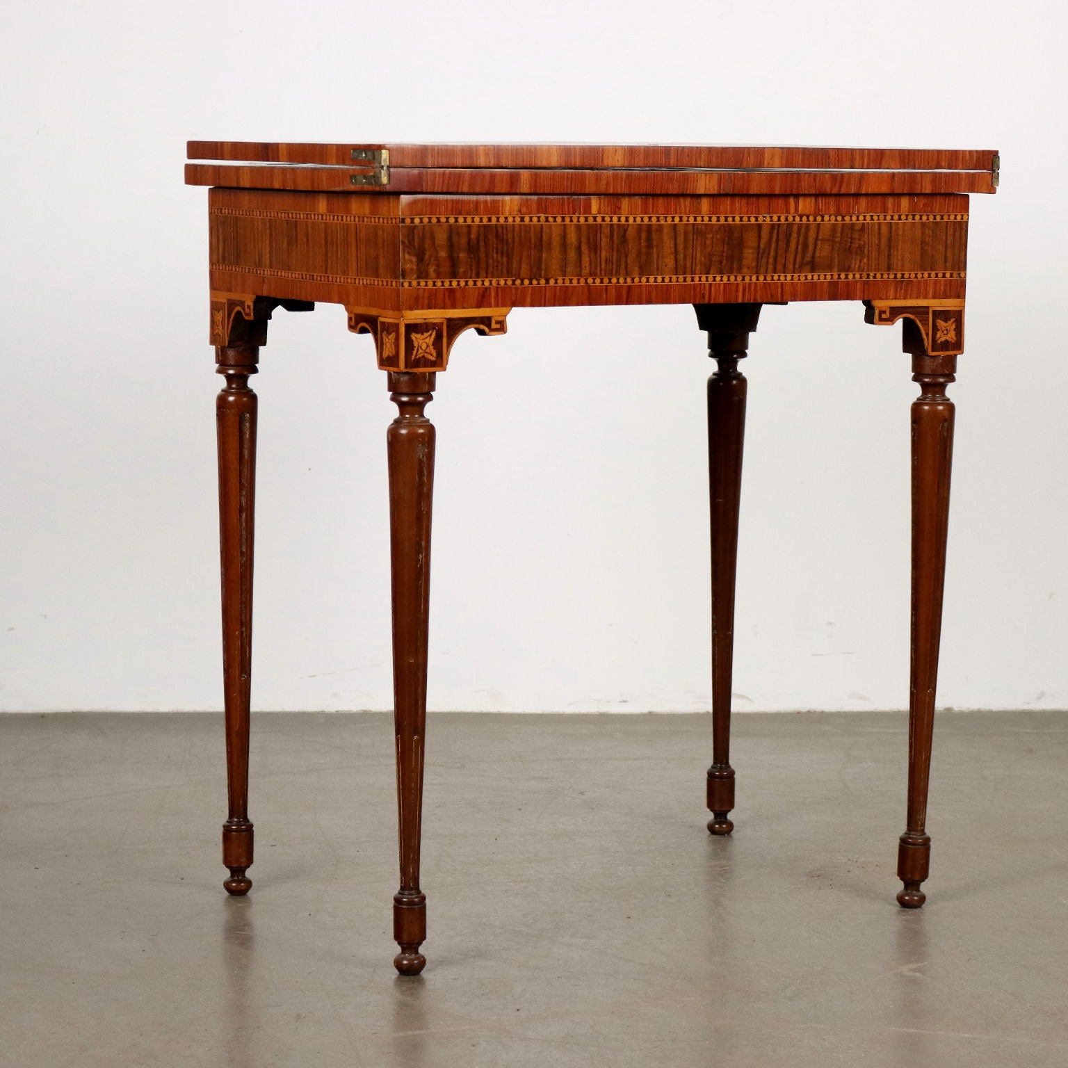  | Antiques  Side & Coffee Tables