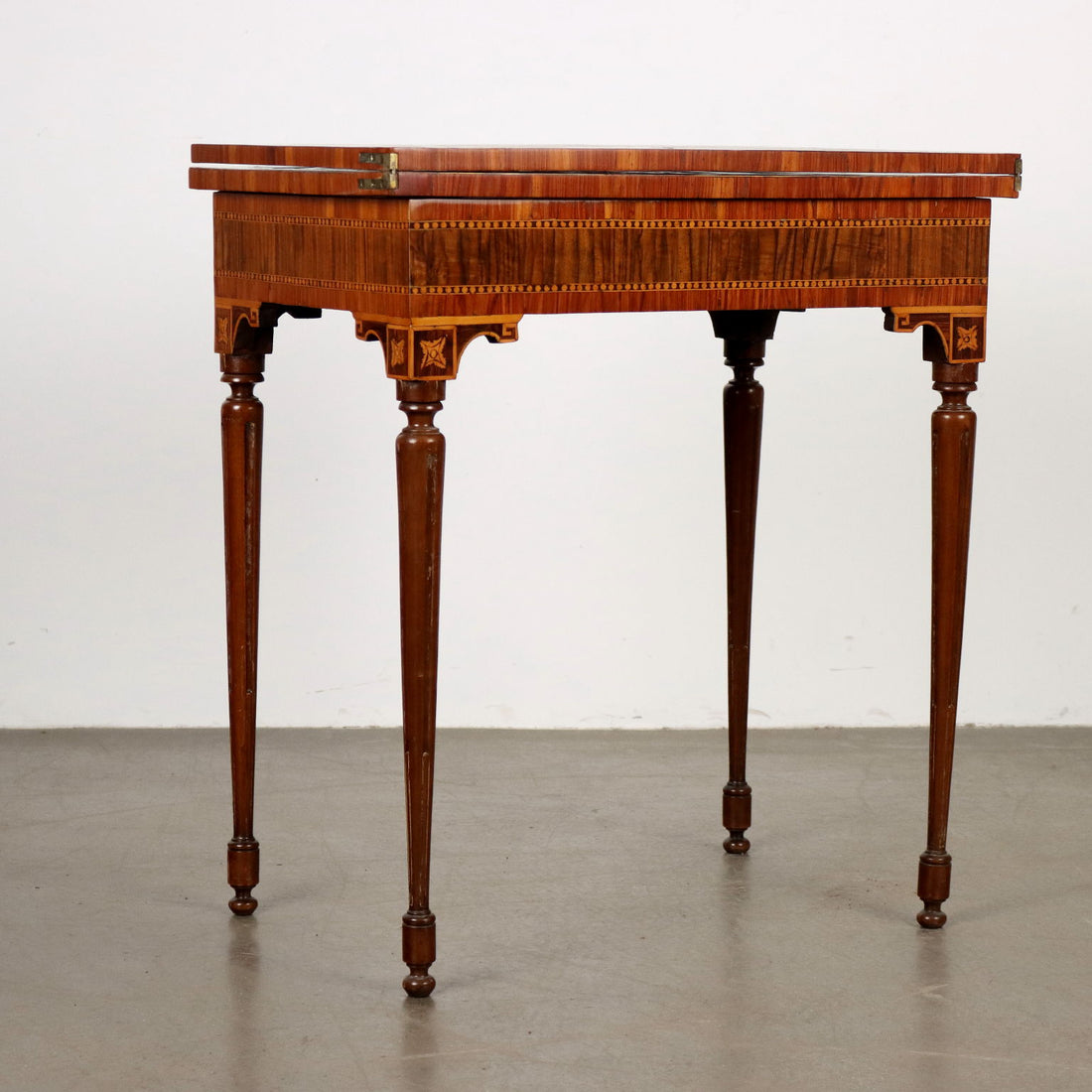  | Antiques  Side & Coffee Tables