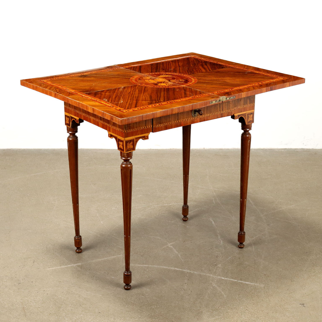  | Antiques  Side & Coffee Tables