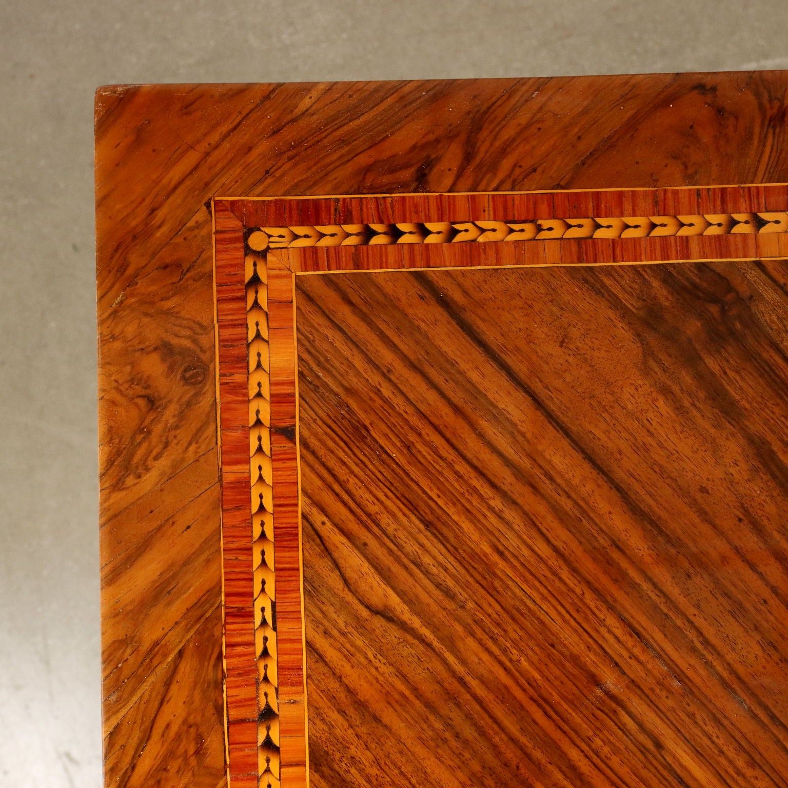  | Antiques  Side & Coffee Tables