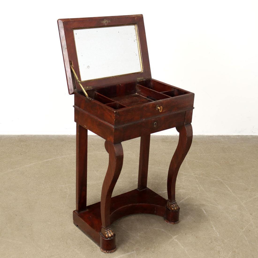  | Antiques  Side & Coffee Tables