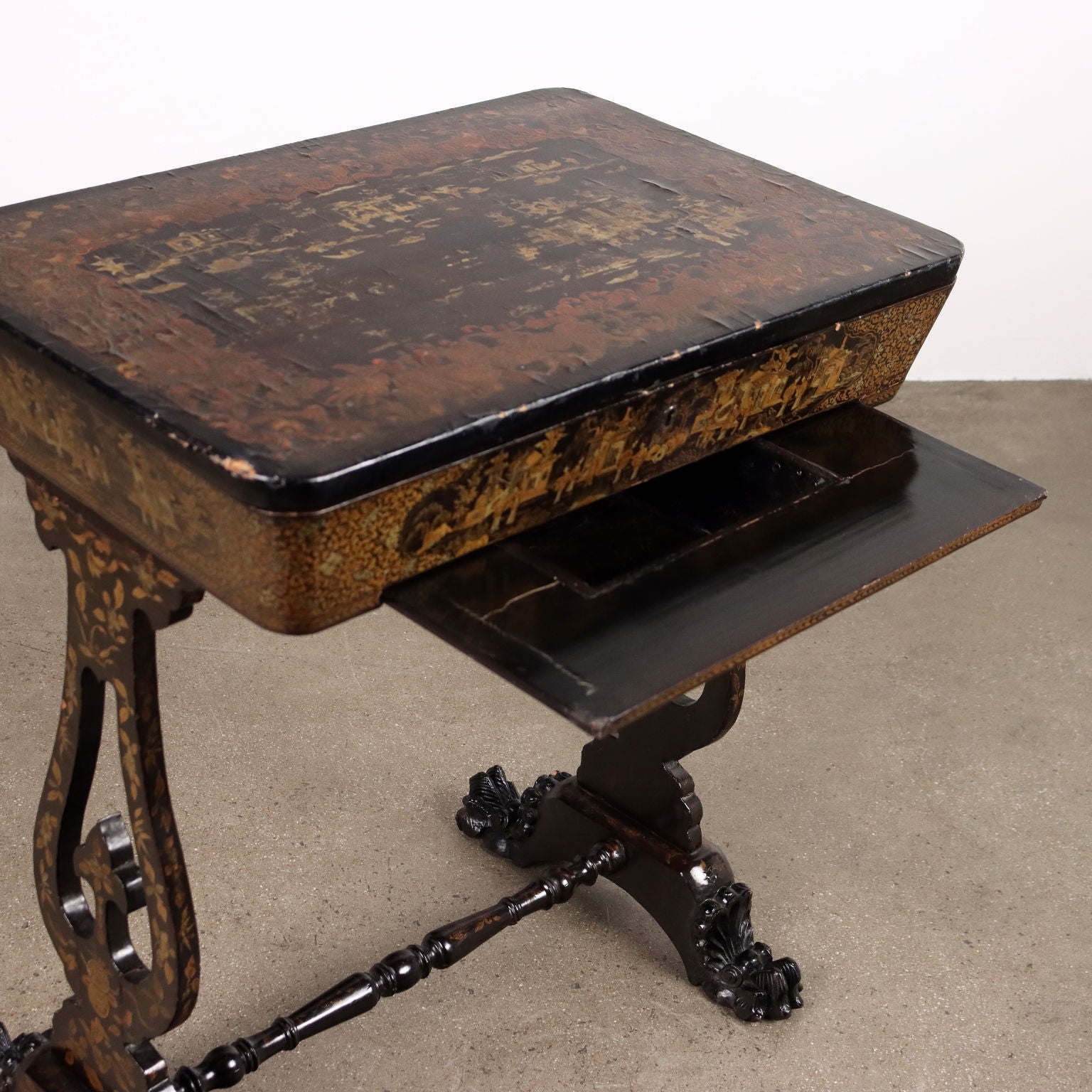  | Antiques  Side & Coffee Tables