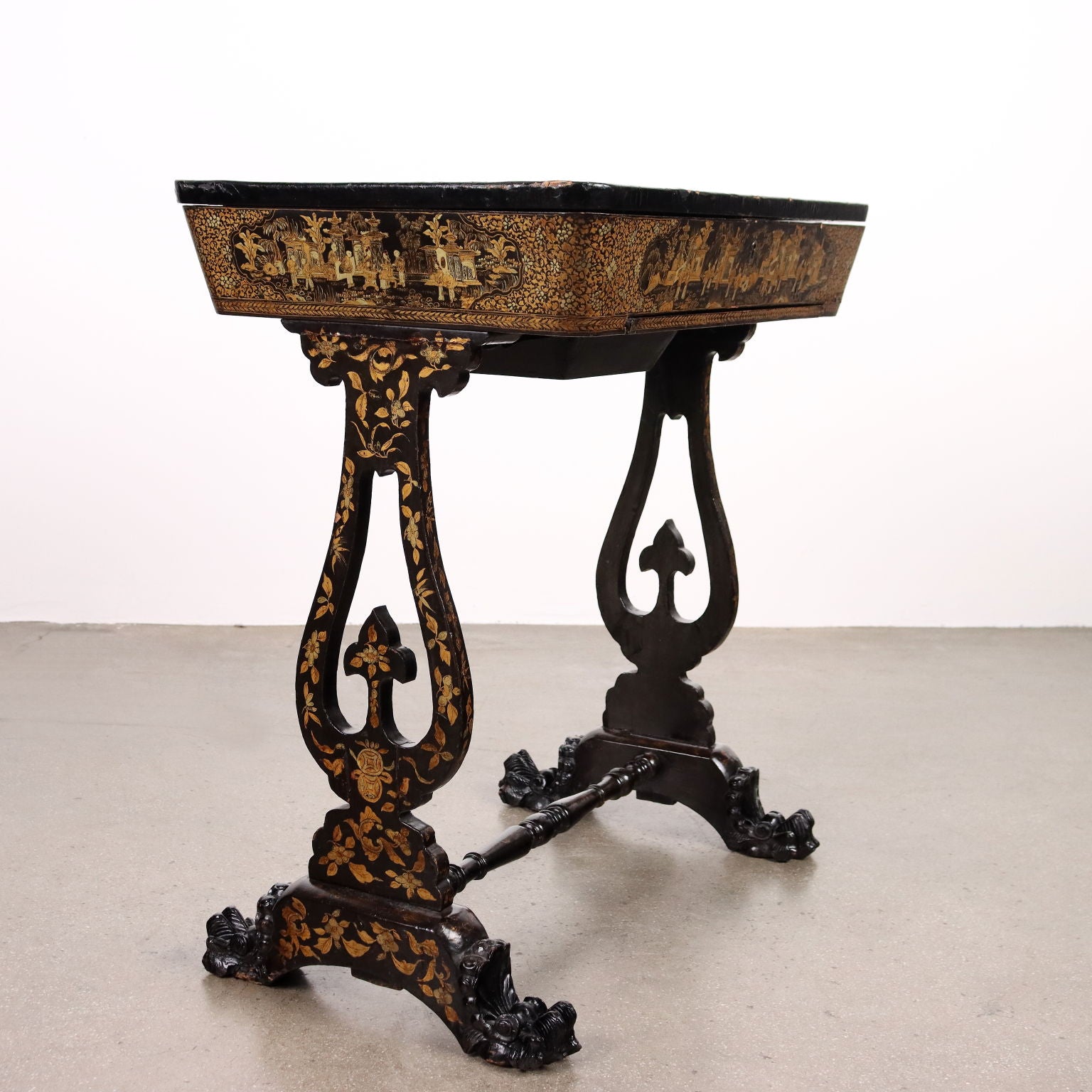  | Antiques  Side & Coffee Tables