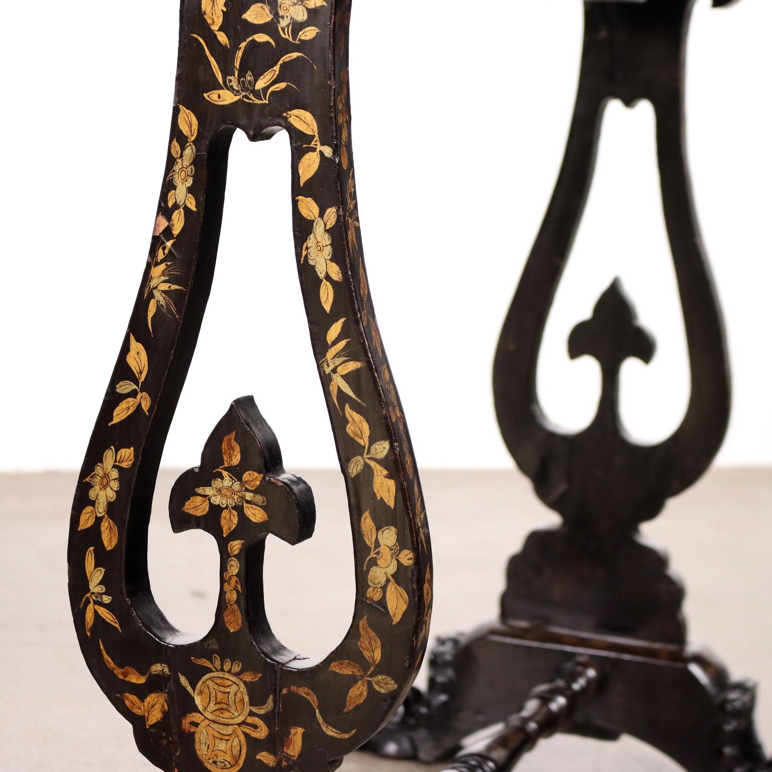  | Antiques  Side & Coffee Tables