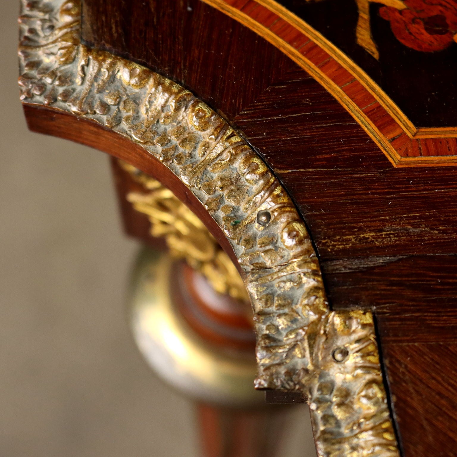  | Antiques  Side & Coffee Tables