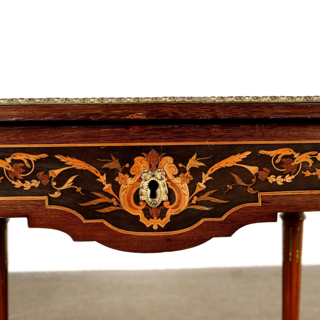  | Antiques  Side & Coffee Tables