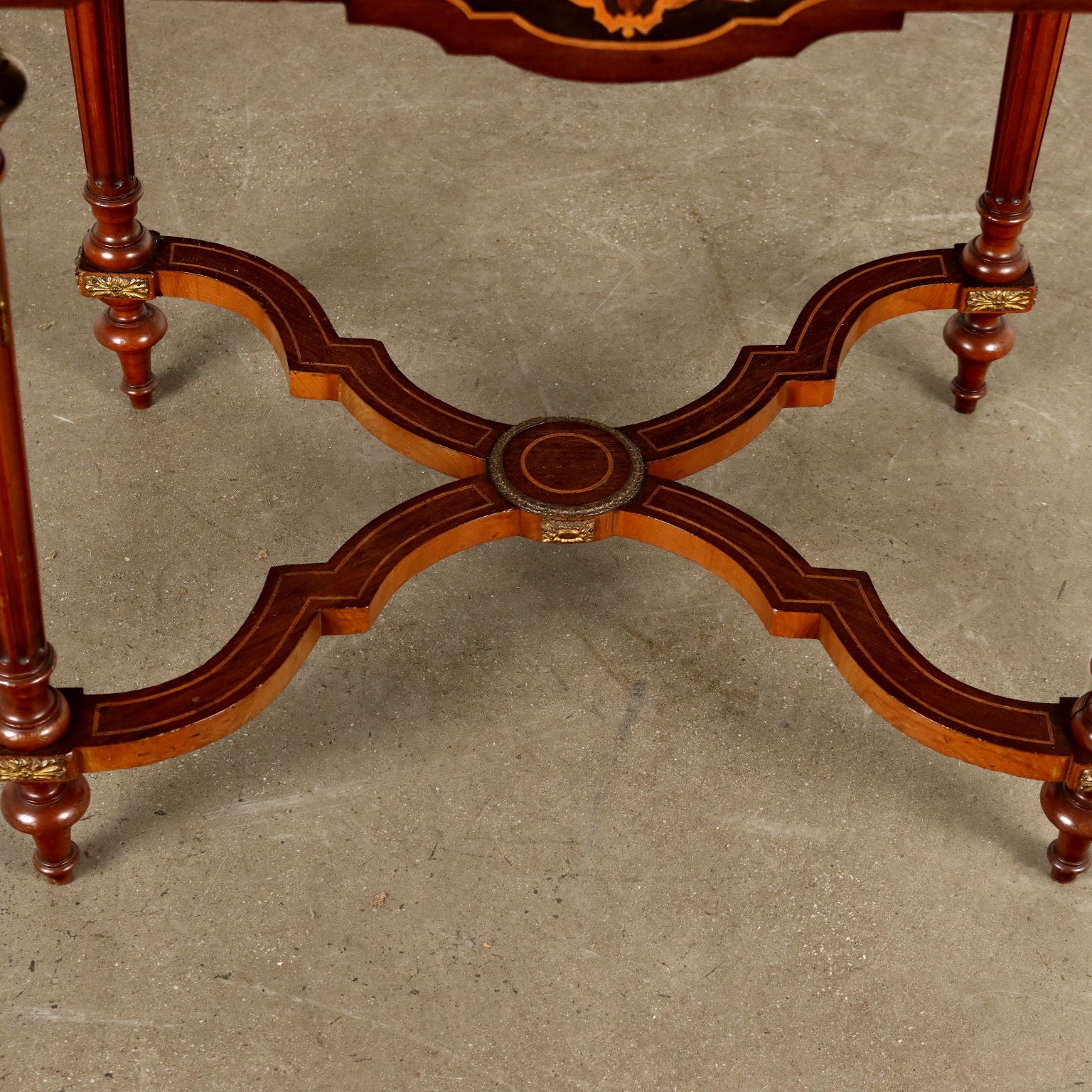  | Antiques  Side & Coffee Tables