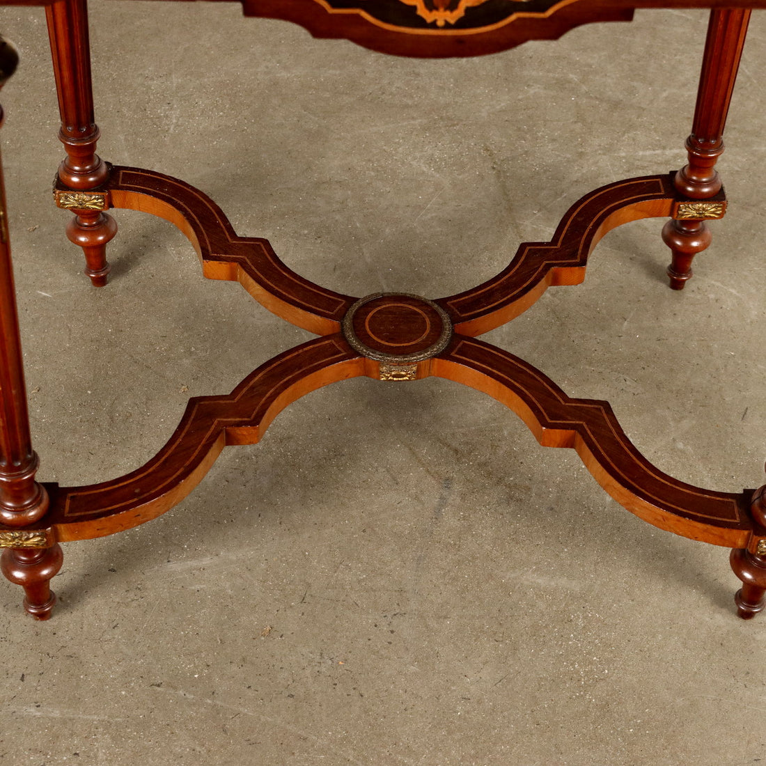  | Antiques  Side & Coffee Tables