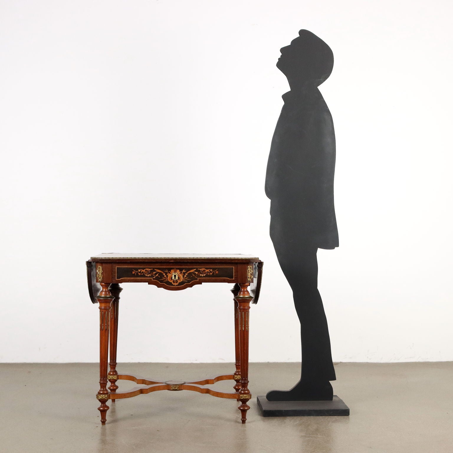  | Antiques  Side & Coffee Tables