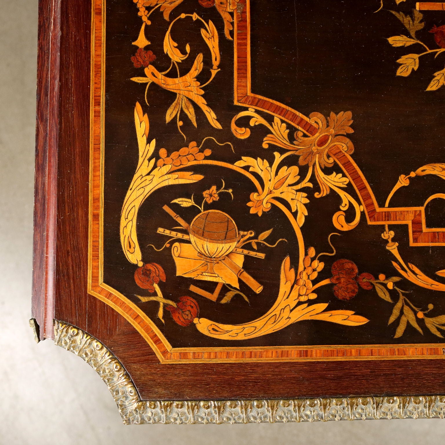  | Antiques  Side & Coffee Tables