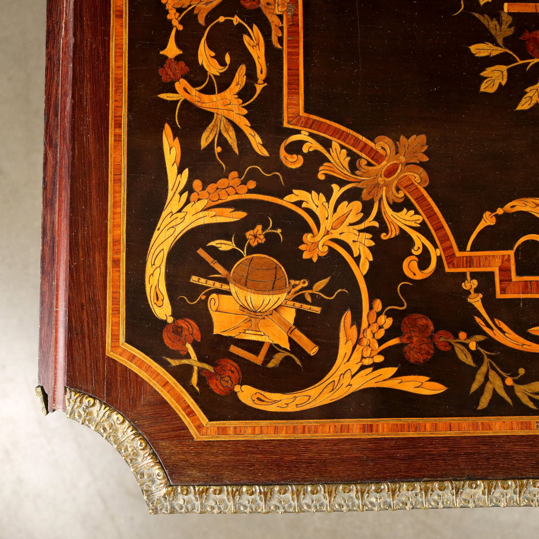  | Antiques  Side & Coffee Tables