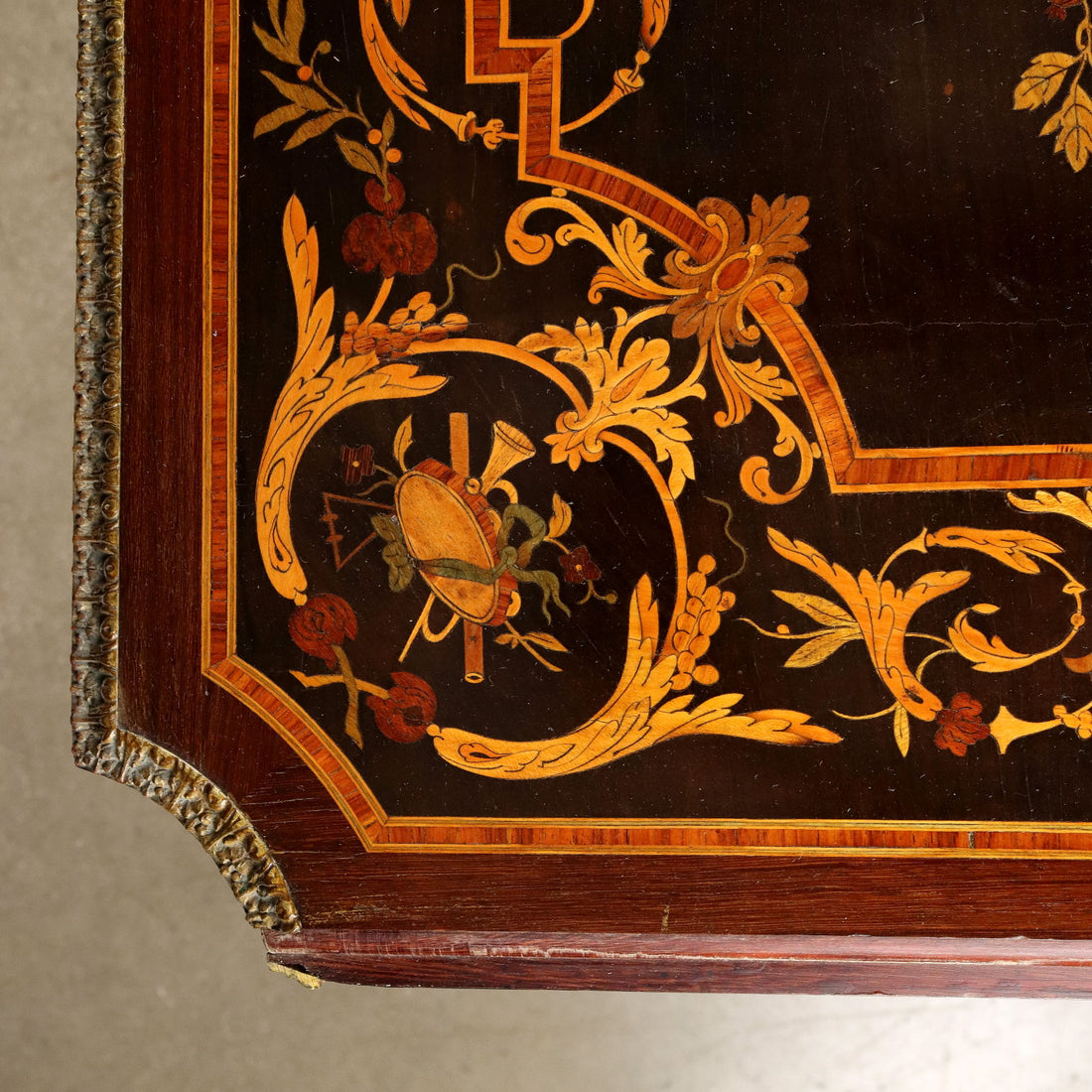  | Antiques  Side & Coffee Tables