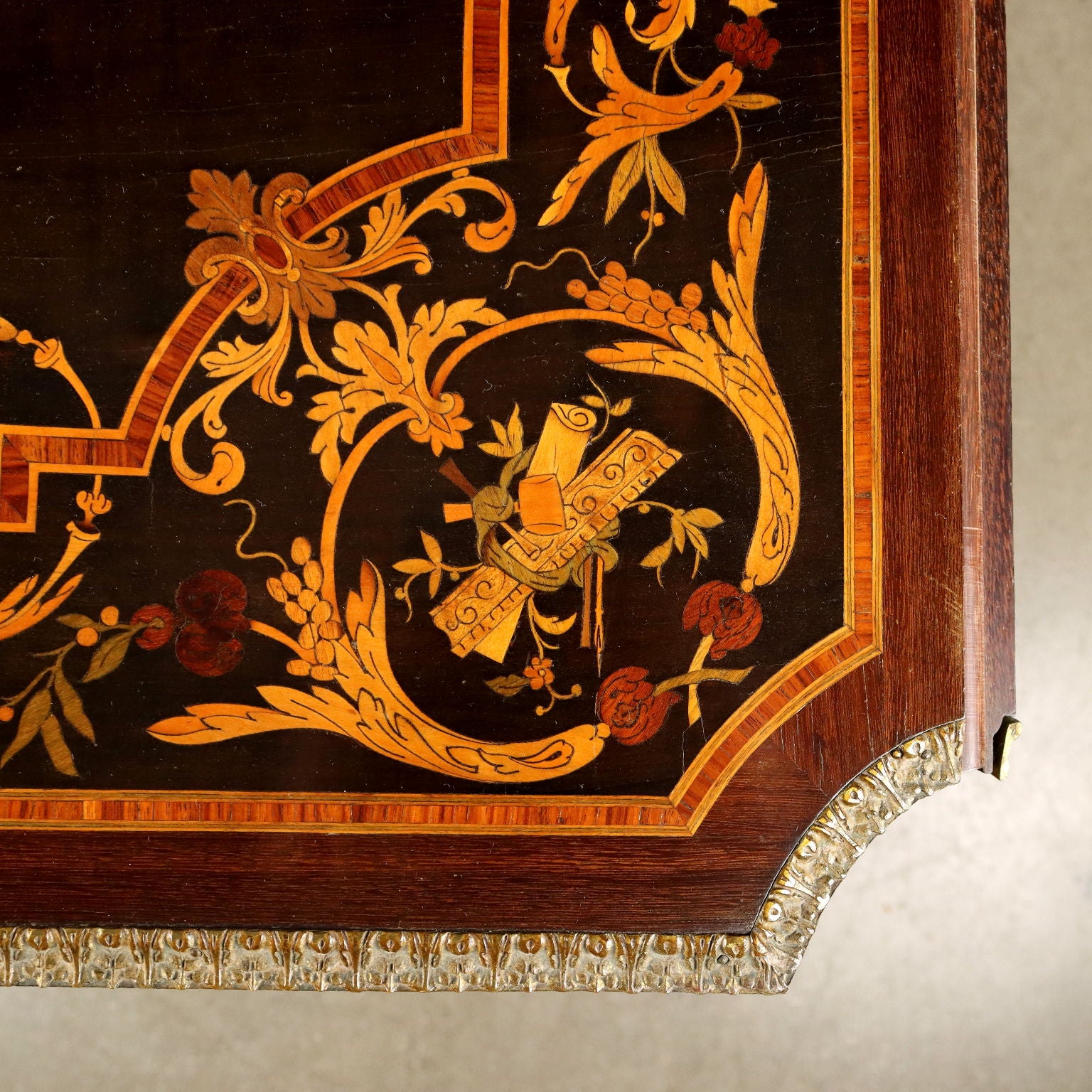  | Antiques  Side & Coffee Tables