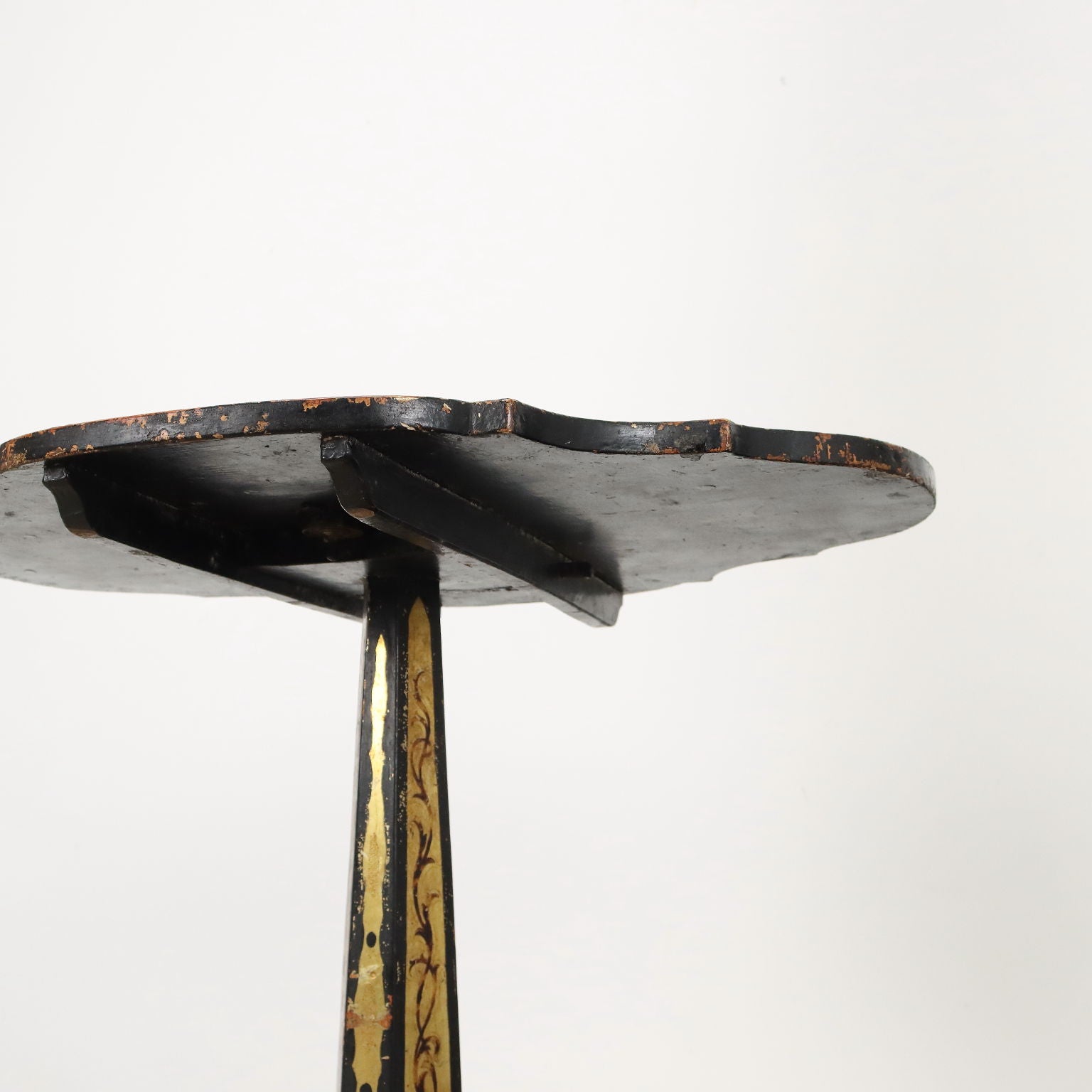  | Antiques  Side & Coffee Tables