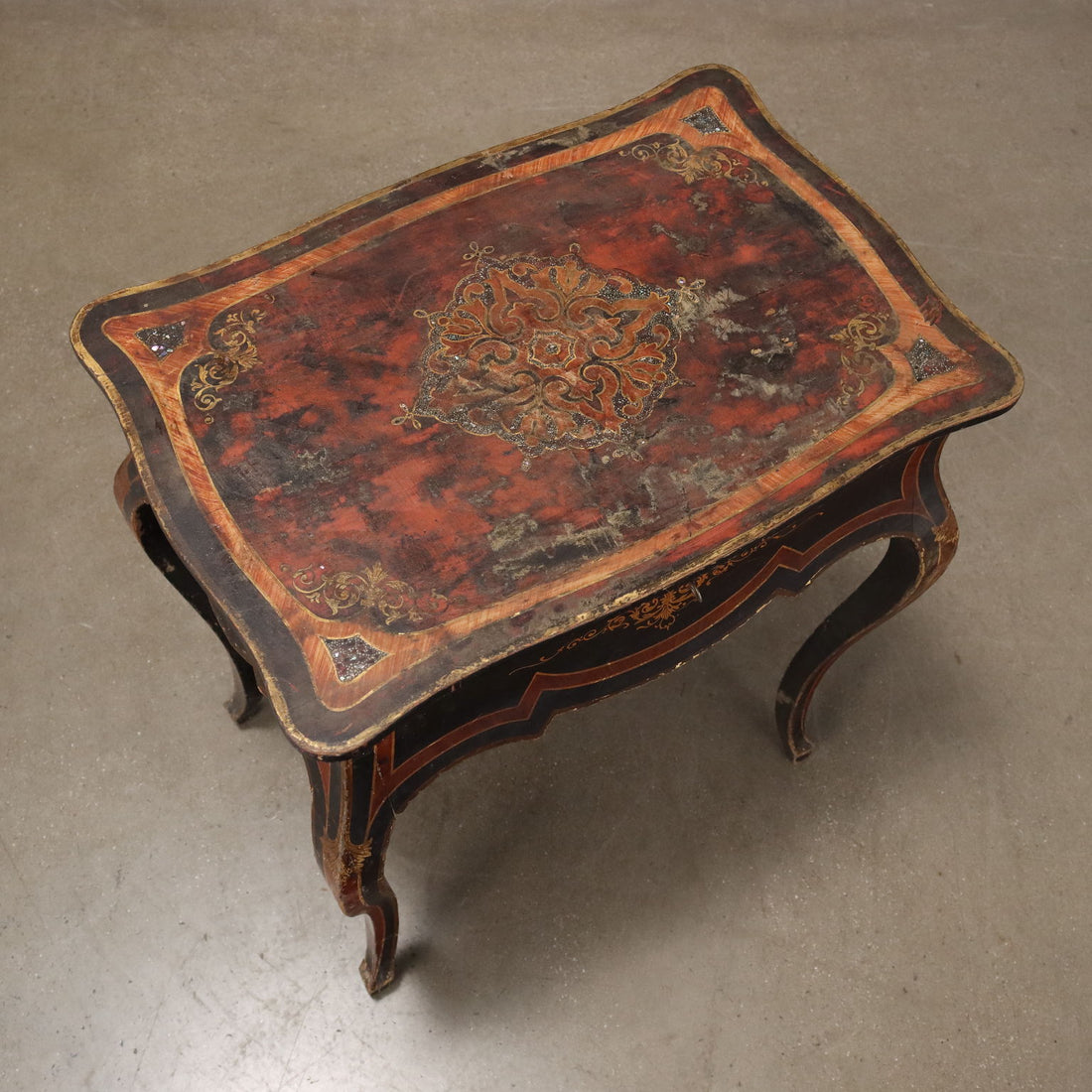  | Antiques  Side & Coffee Tables