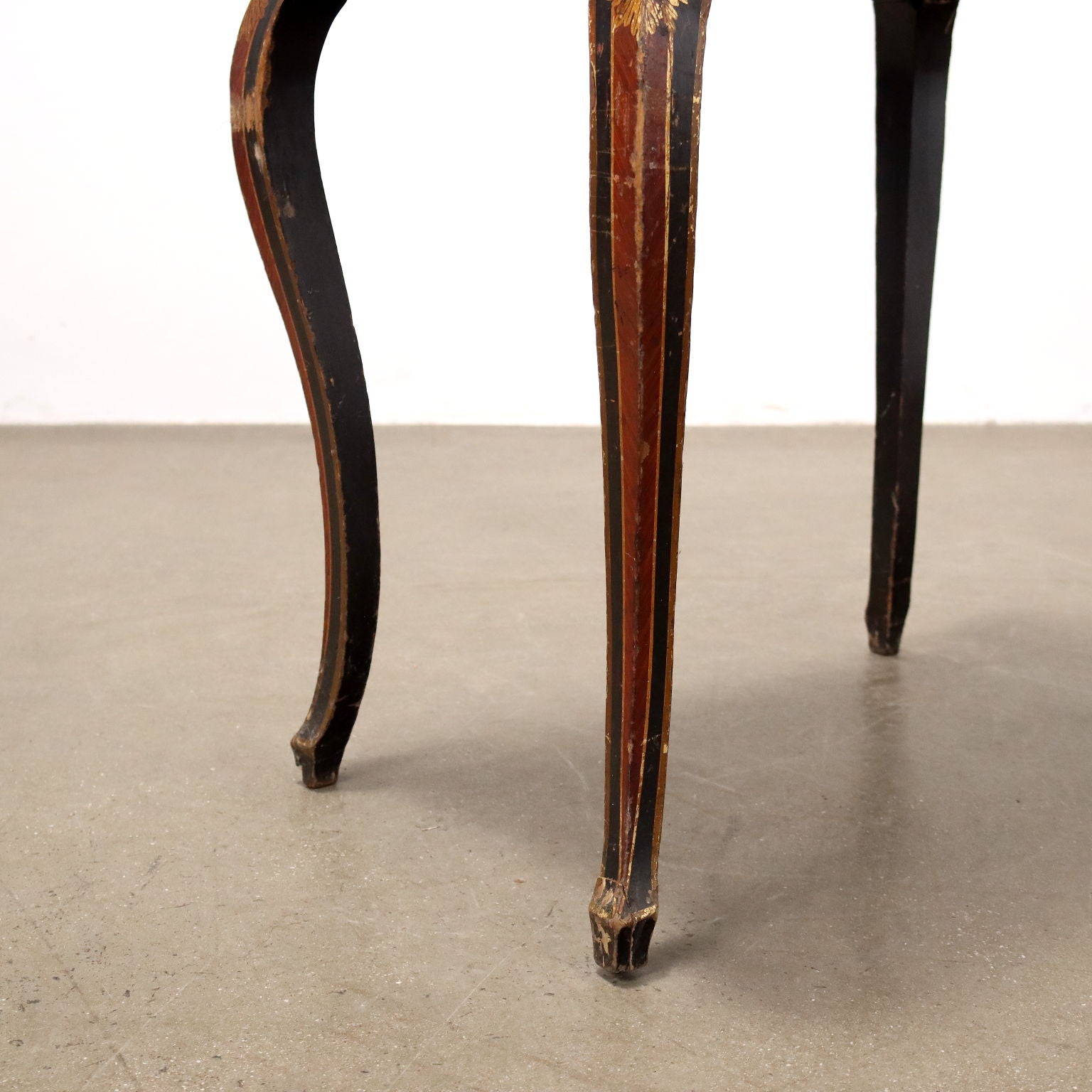  | Antiques  Side & Coffee Tables