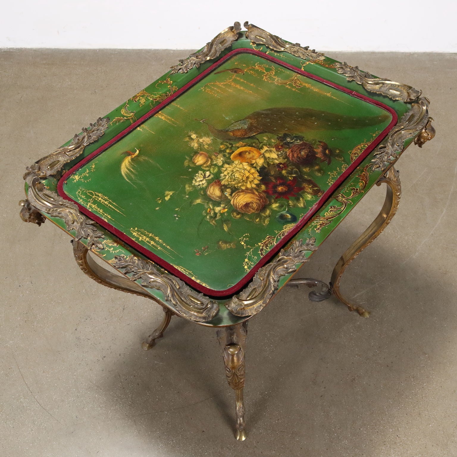  | Antiques  Side & Coffee Tables