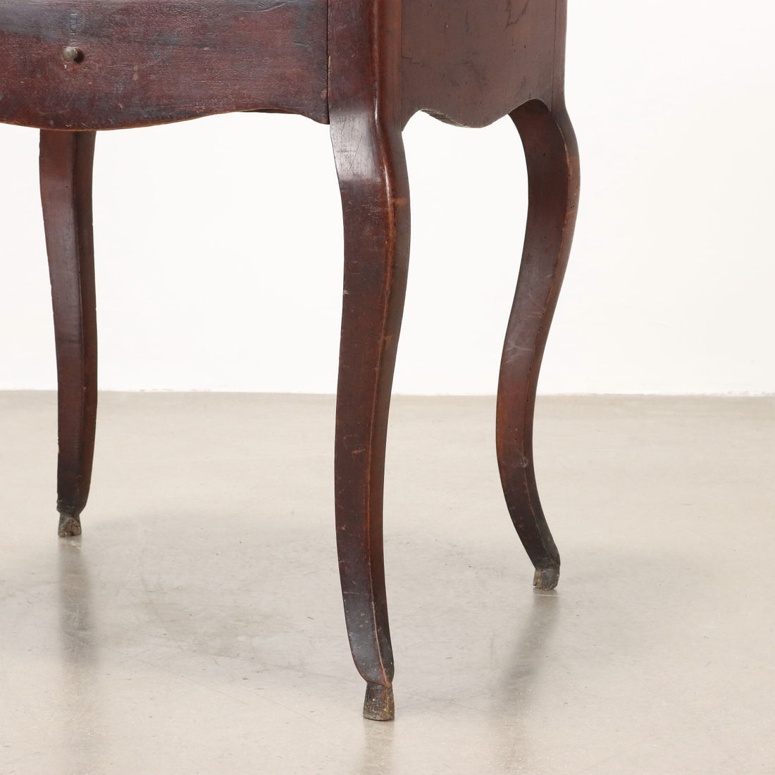  | Antiques  Side & Coffee Tables