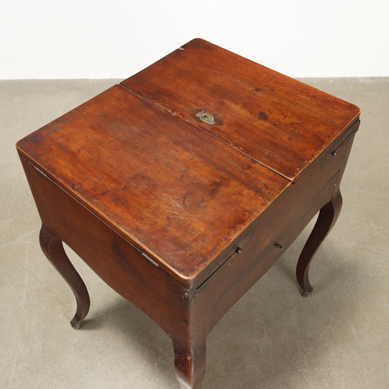  | Antiques  Side & Coffee Tables