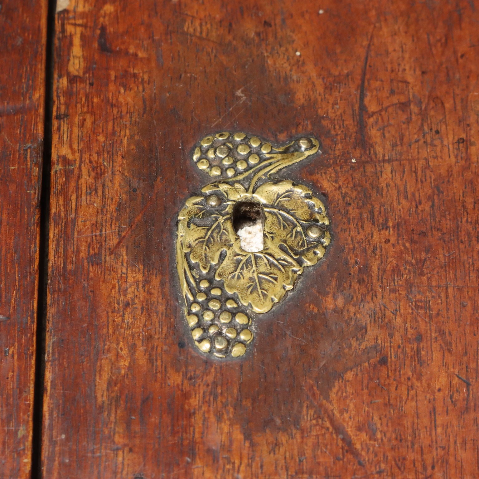  | Antiques  Side & Coffee Tables