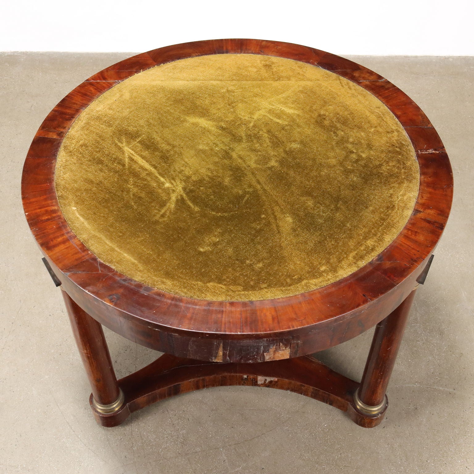  | Antiques  Side & Coffee Tables