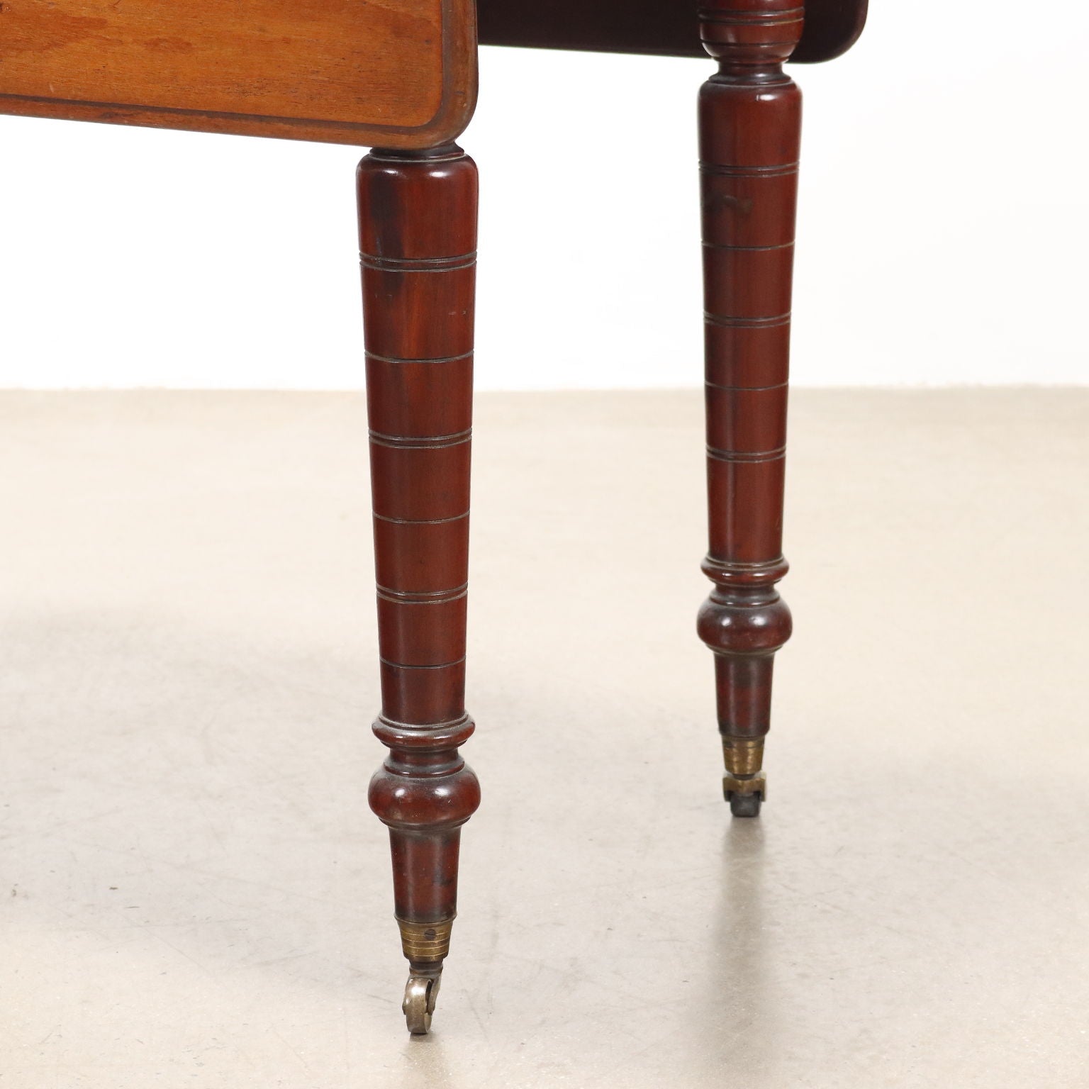  | Antiques  Side & Coffee Tables