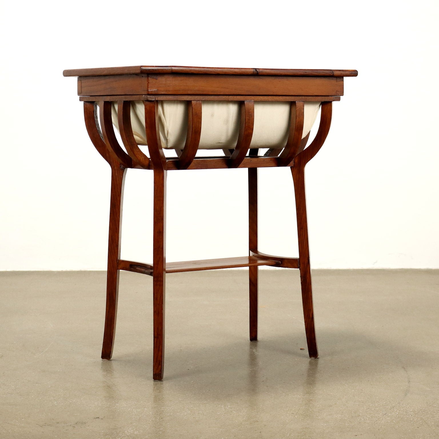  | Antiques  Side & Coffee Tables