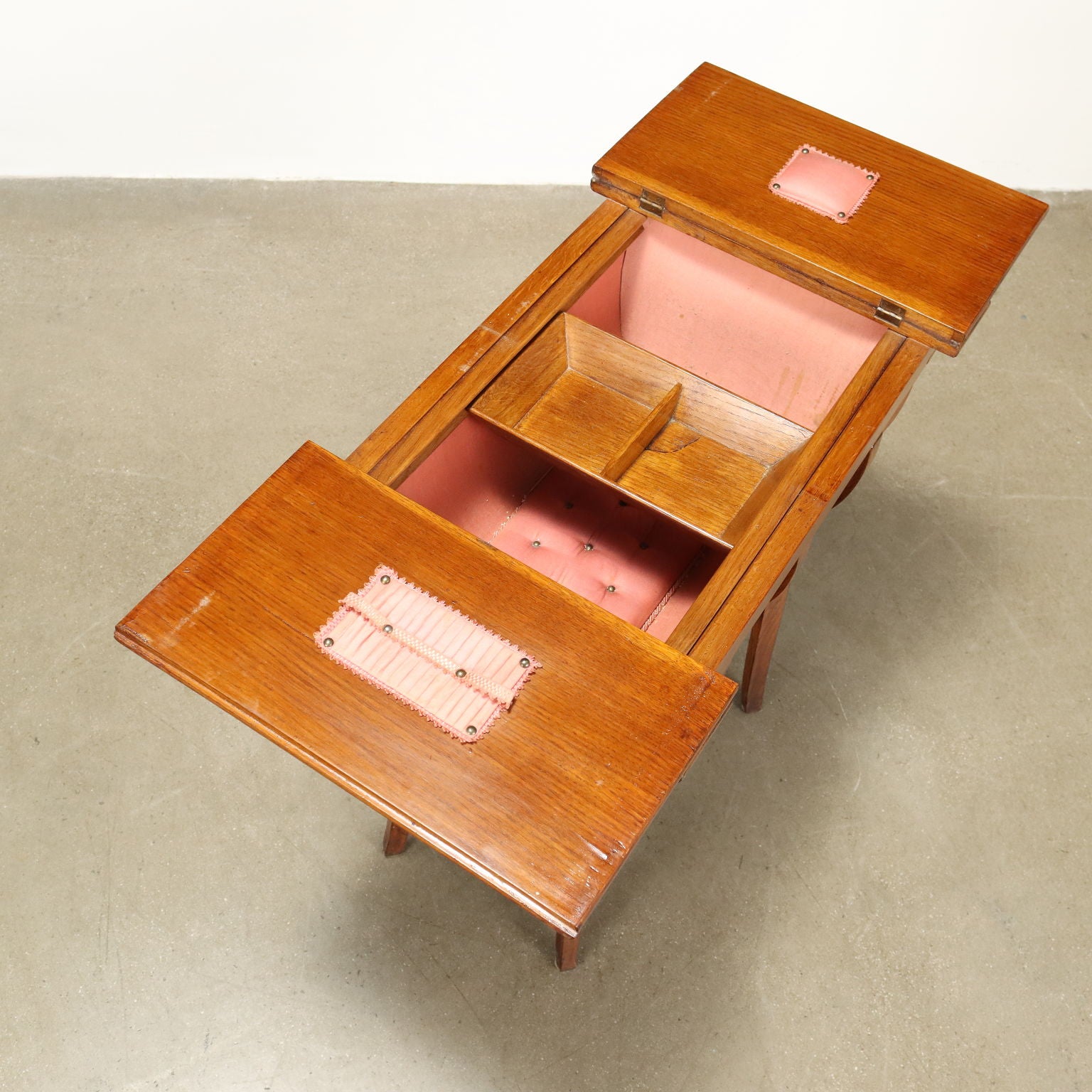  | Antiques  Side & Coffee Tables