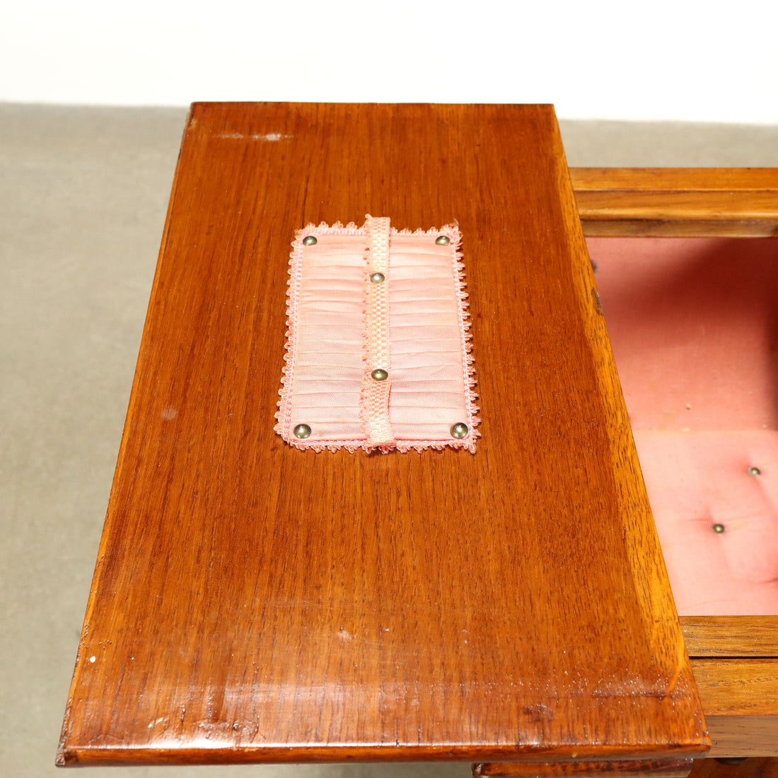  | Antiques  Side & Coffee Tables