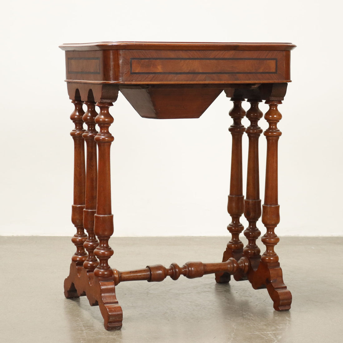  | Antiques  Side & Coffee Tables